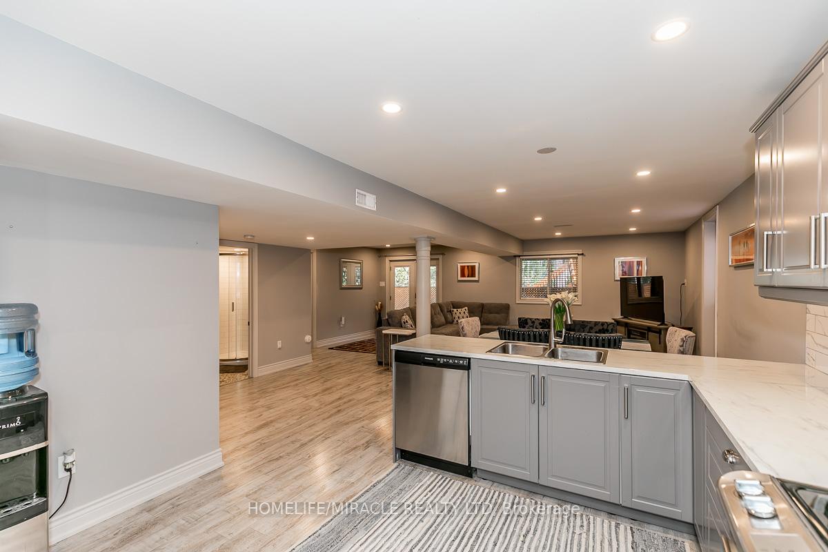 Photo 7 of Unit Basement, 60 Edwards Drive, Barrie, Bayshore — HOMEH