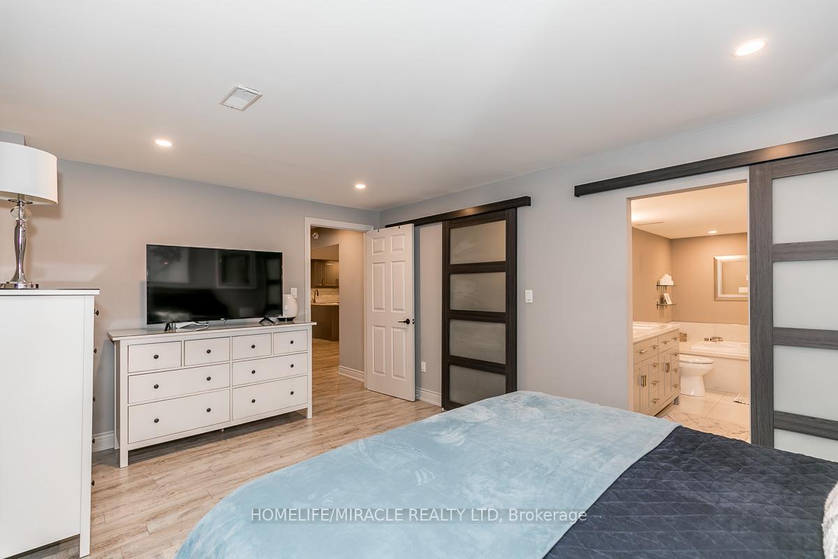 Photo 9 of Unit Basement, 60 Edwards Drive, Barrie, Bayshore — HOMEH