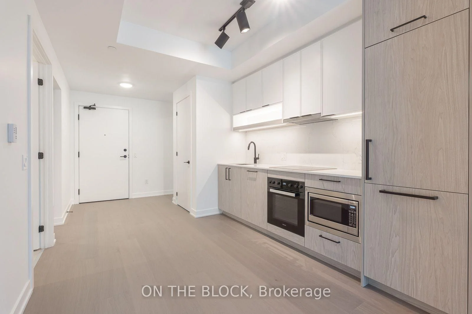 Photo 11 of 91 Montclair Avenue, Toronto, Forest Hill South — HOMEH