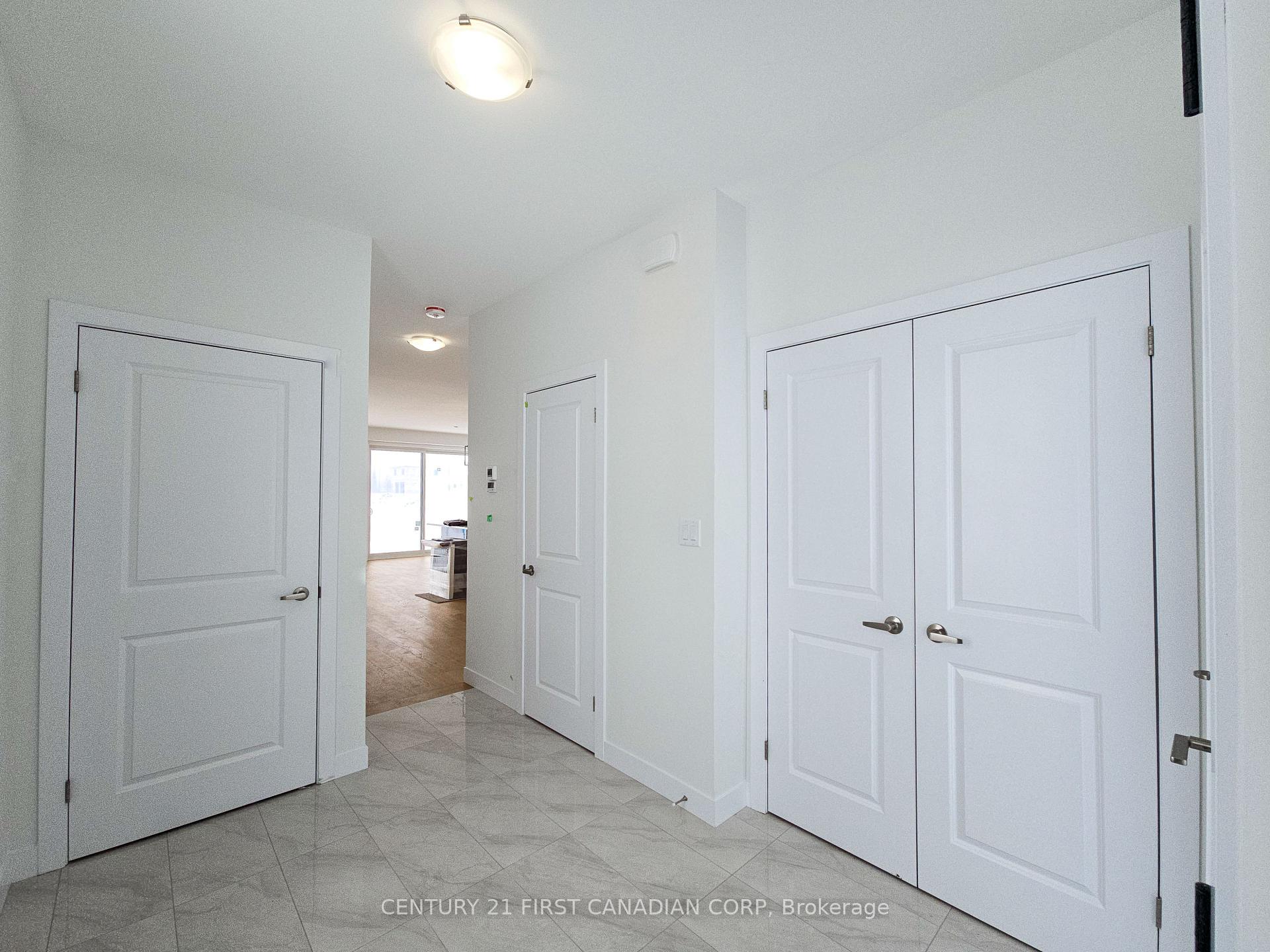 Photo 4 of 4251 Calhoun Way, London, South V — HOMEH