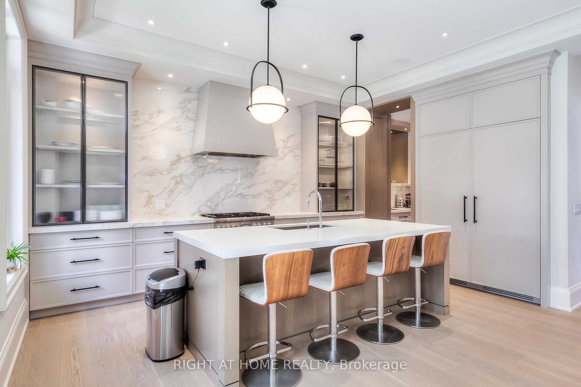 Photo 2 of 124 Shaver Avenue N, Etobicoke, Islington-City Centre West — HOMEH