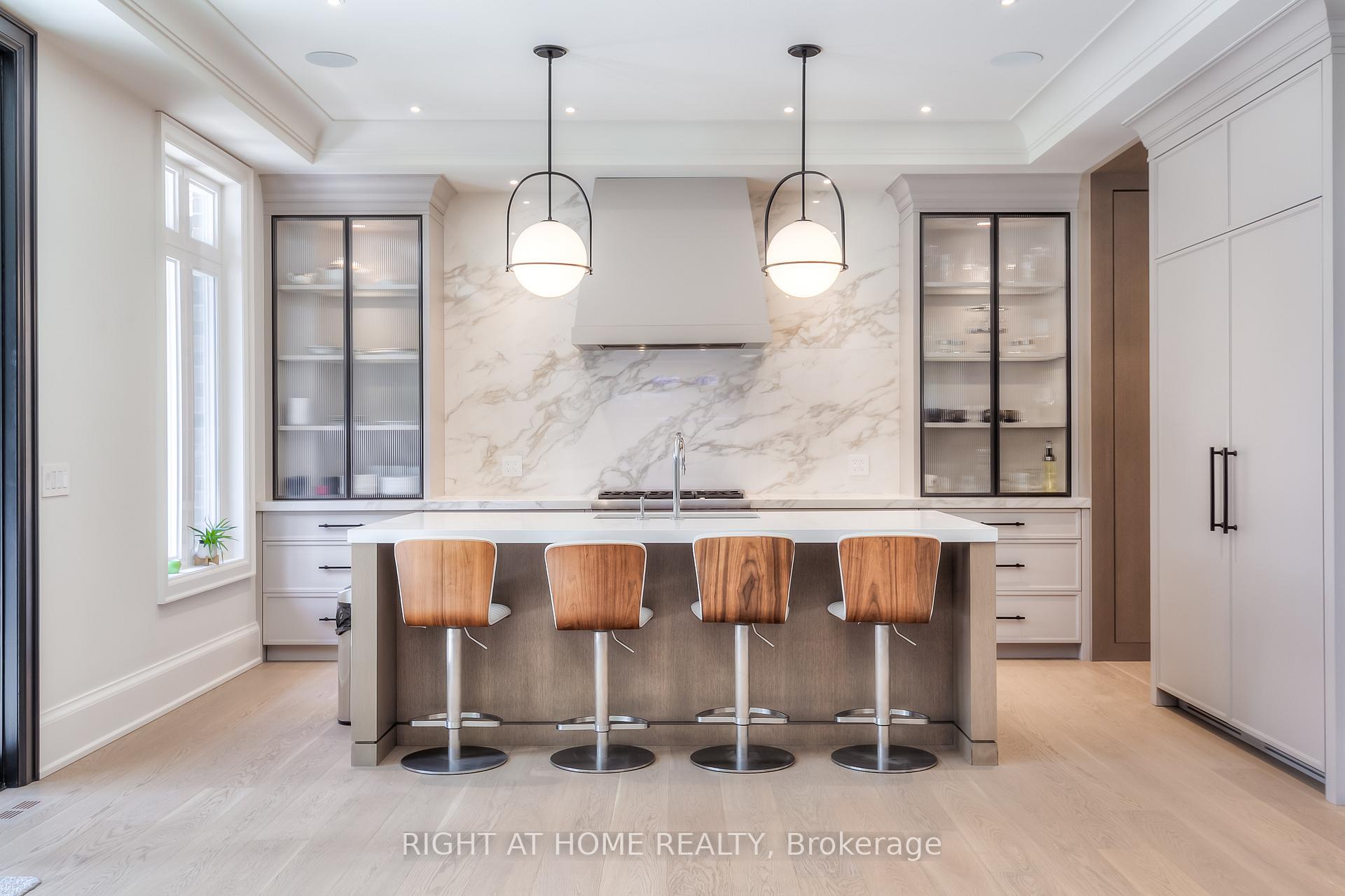 Photo 4 of 124 Shaver Avenue N, Etobicoke, Islington-City Centre West — HOMEH