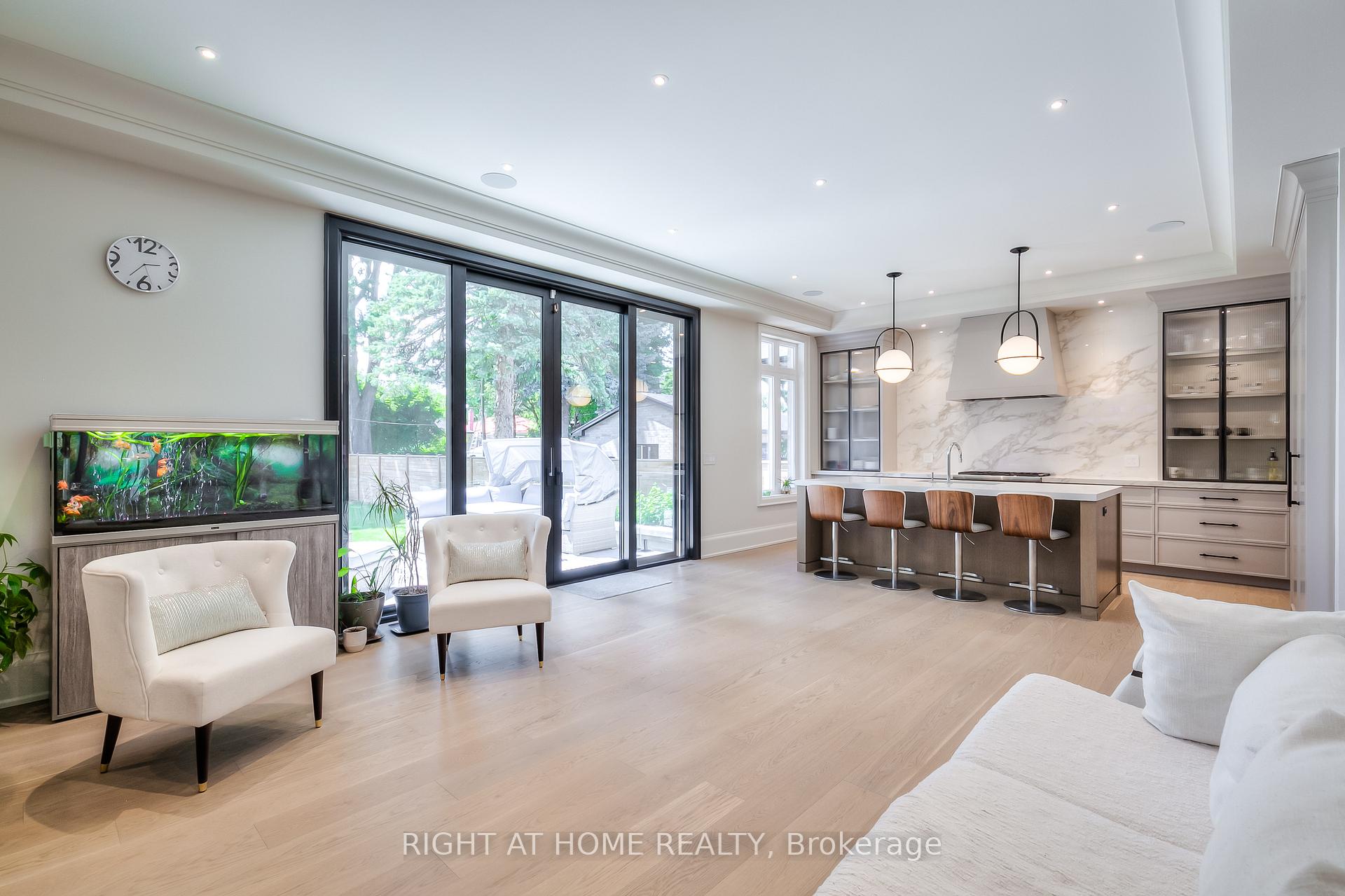 Photo 11 of 124 Shaver Avenue N, Etobicoke, Islington-City Centre West — HOMEH