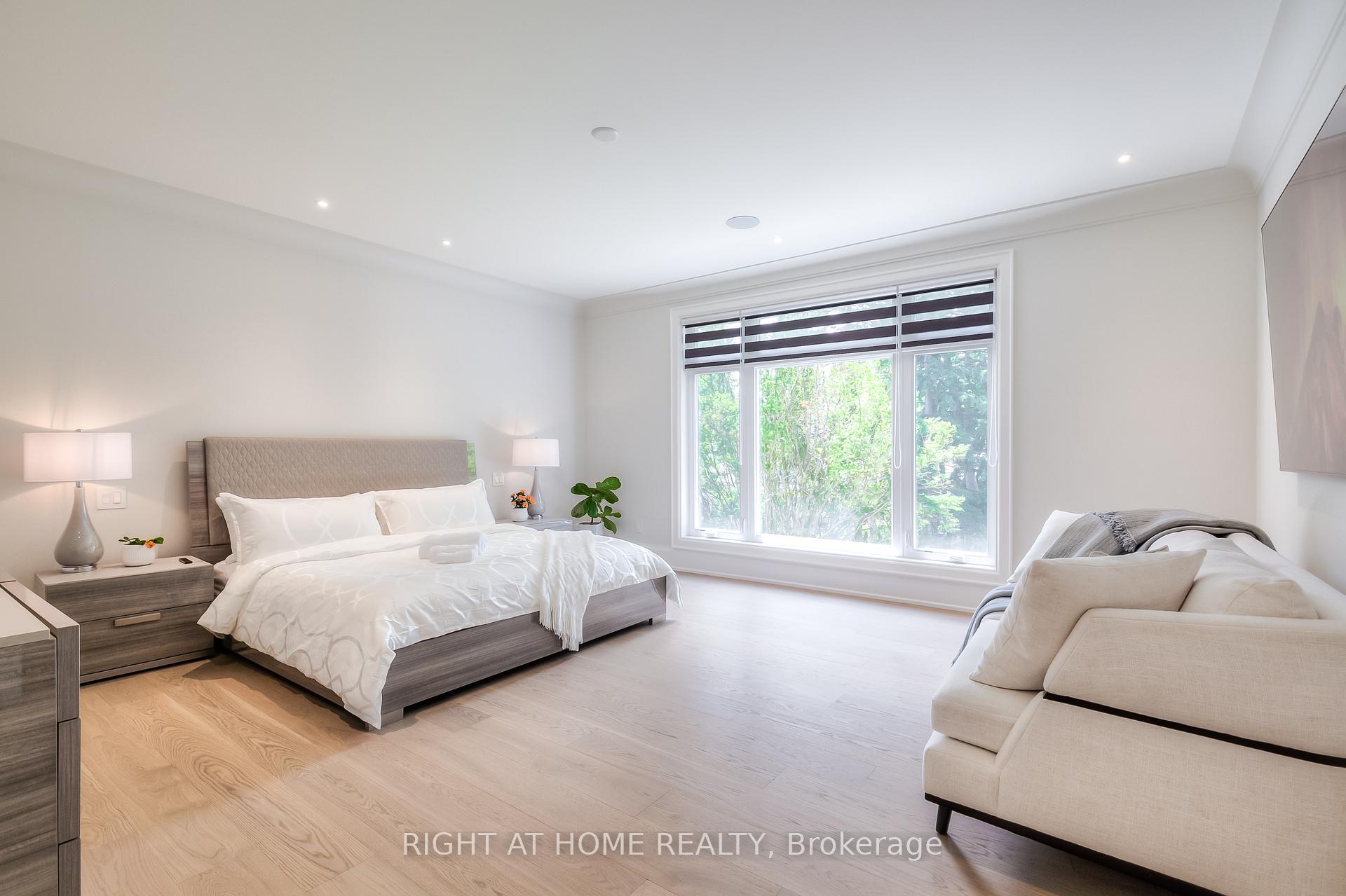Photo 20 of 124 Shaver Avenue N, Etobicoke, Islington-City Centre West — HOMEH