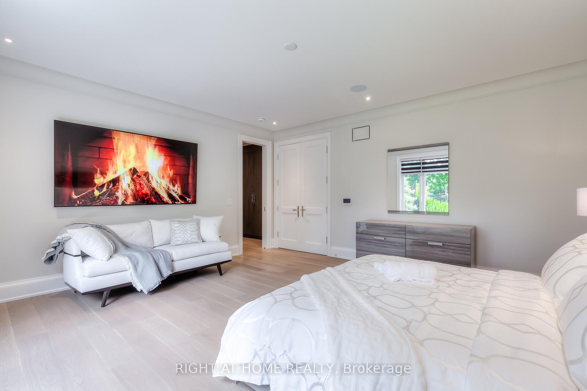 Photo 21 of 124 Shaver Avenue N, Etobicoke, Islington-City Centre West — HOMEH