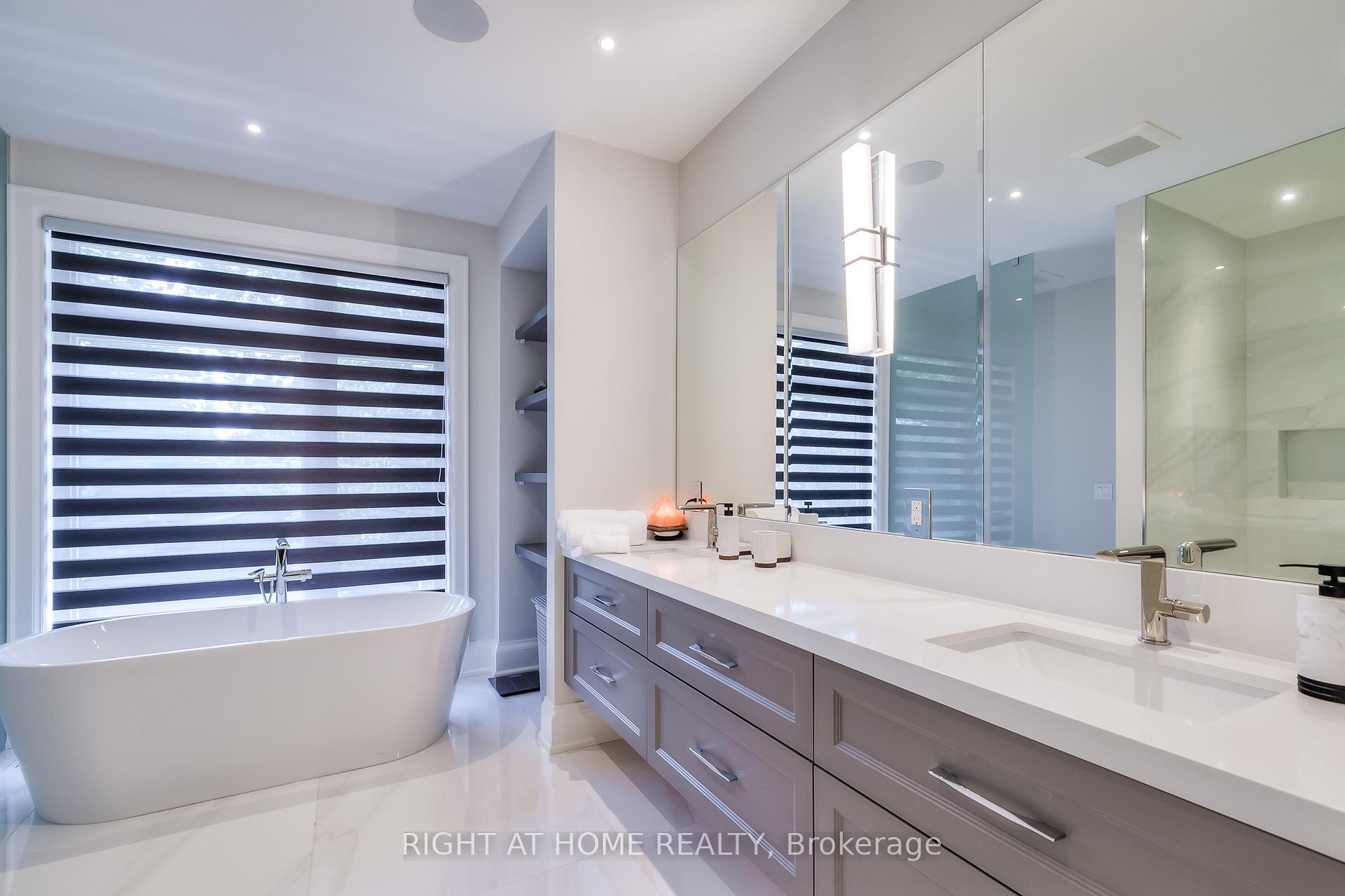 Photo 23 of 124 Shaver Avenue N, Etobicoke, Islington-City Centre West — HOMEH