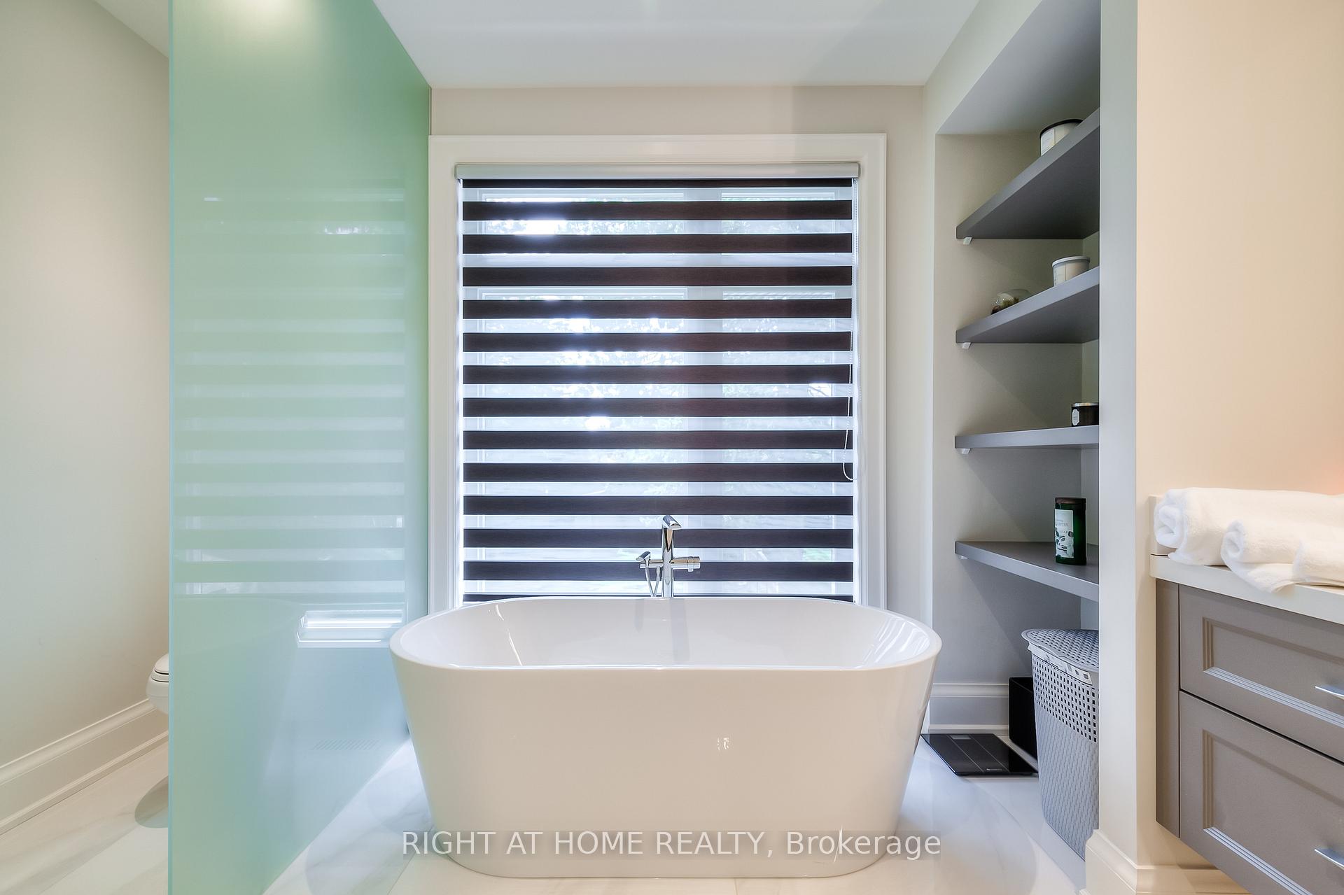 Photo 24 of 124 Shaver Avenue N, Etobicoke, Islington-City Centre West — HOMEH