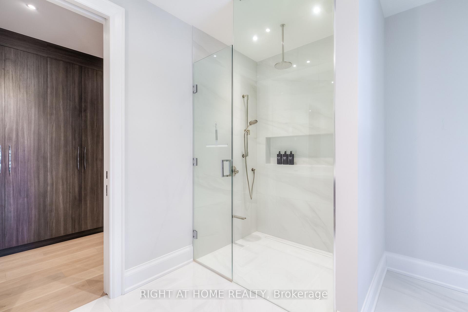 Photo 25 of 124 Shaver Avenue N, Etobicoke, Islington-City Centre West — HOMEH