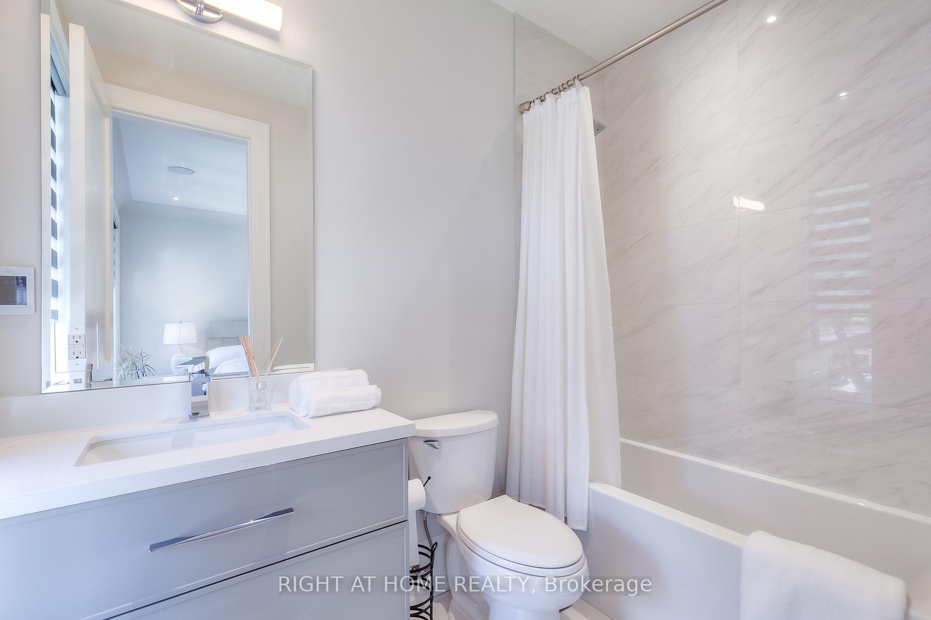 Photo 29 of 124 Shaver Avenue N, Etobicoke, Islington-City Centre West — HOMEH