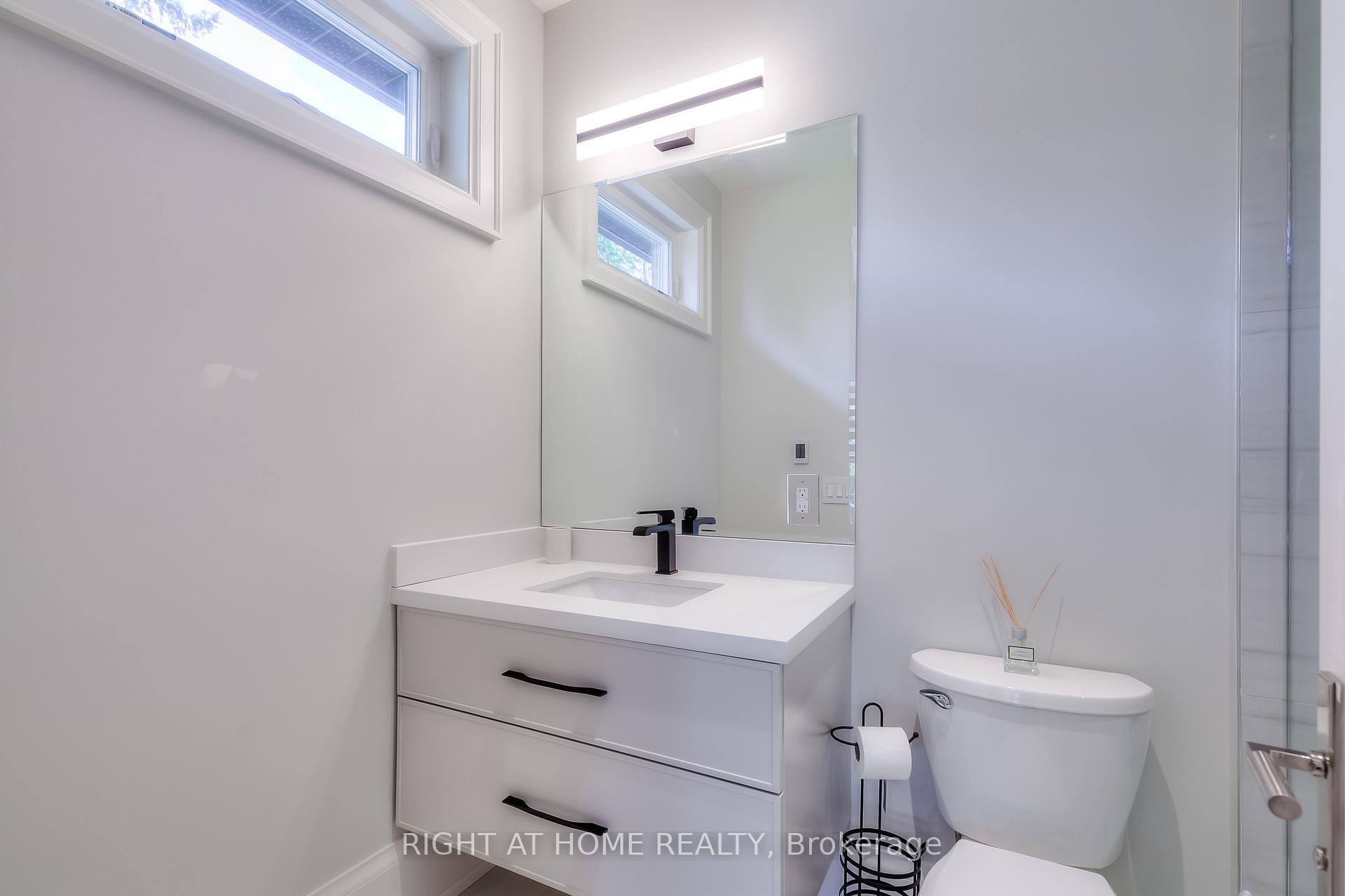 Photo 30 of 124 Shaver Avenue N, Etobicoke, Islington-City Centre West — HOMEH