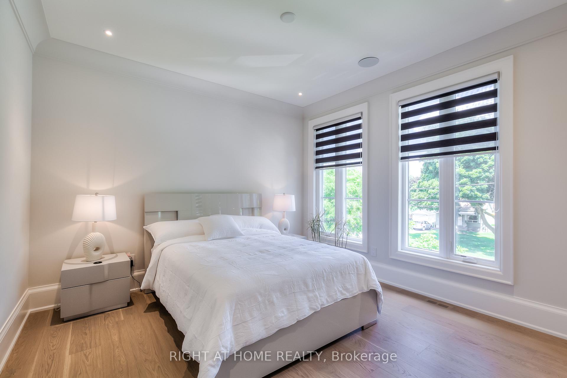 Photo 35 of 124 Shaver Avenue N, Etobicoke, Islington-City Centre West — HOMEH