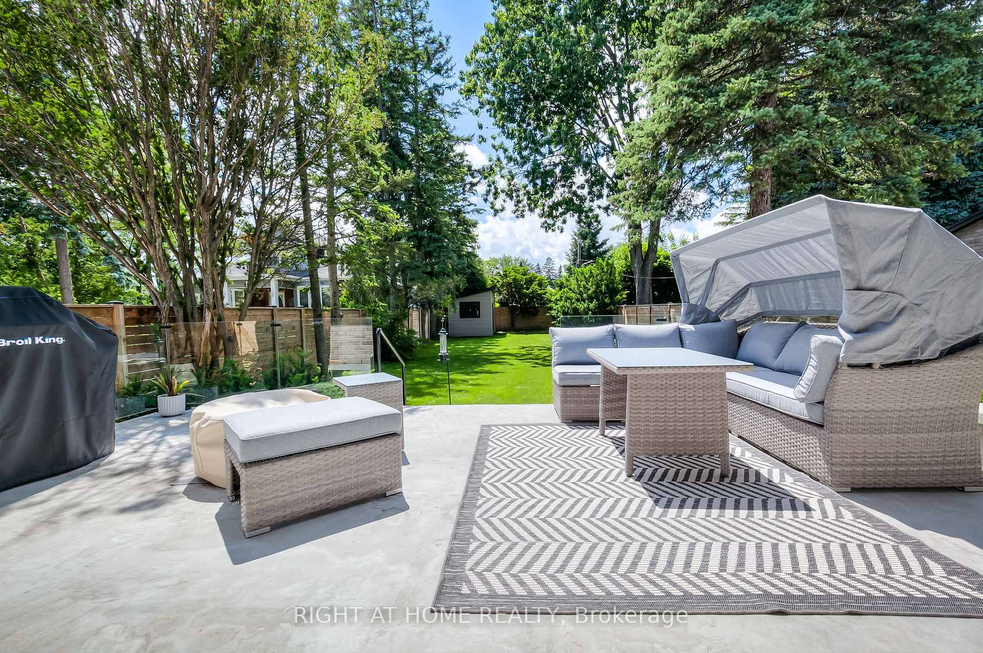 Photo 41 of 124 Shaver Avenue N, Etobicoke, Islington-City Centre West — HOMEH