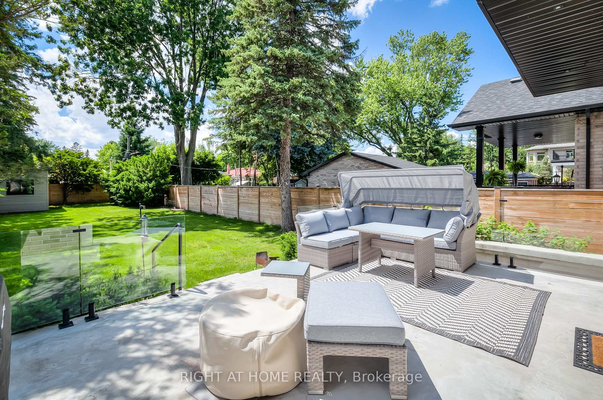 Photo 42 of 124 Shaver Avenue N, Etobicoke, Islington-City Centre West — HOMEH
