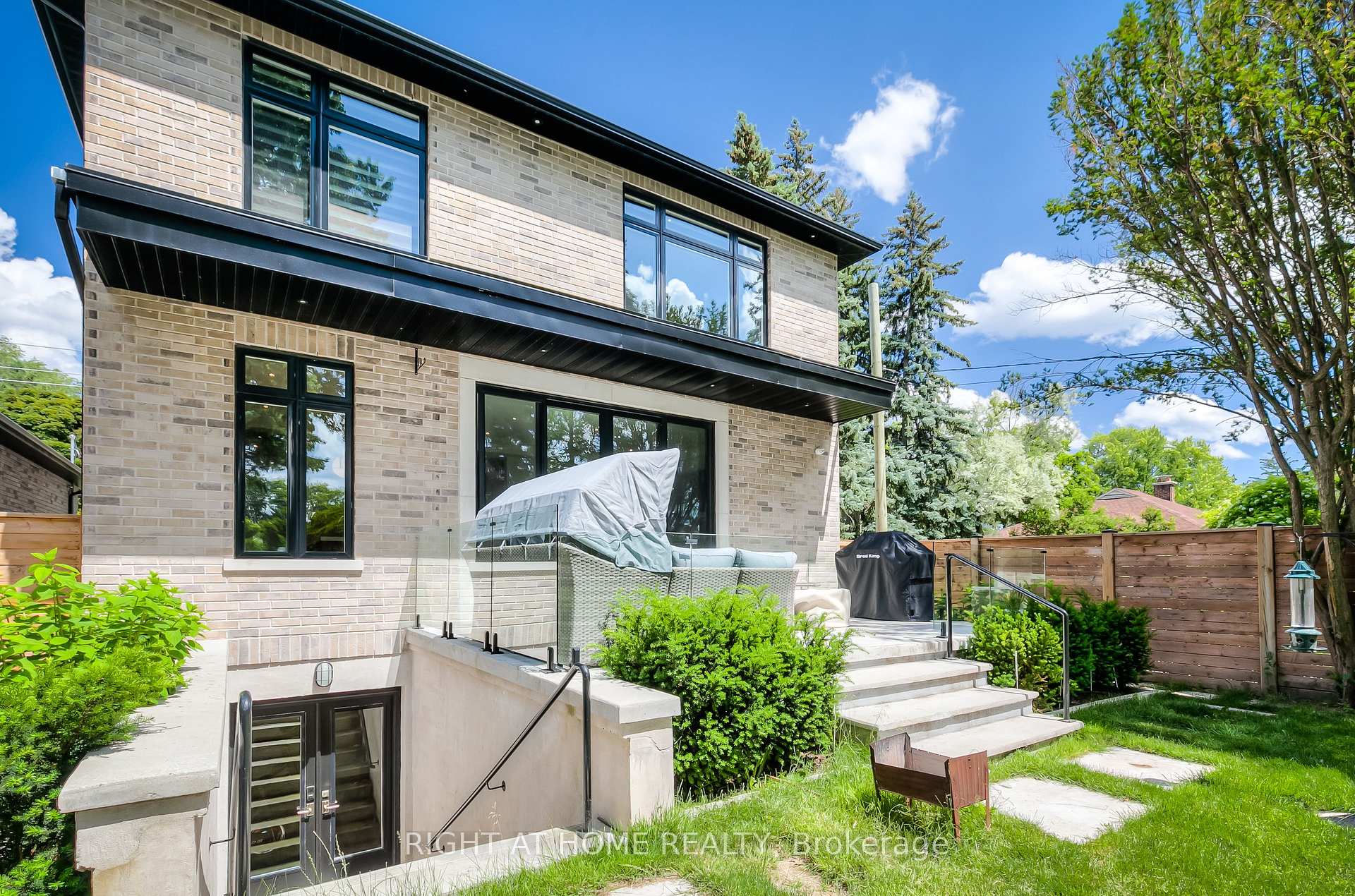 Photo 43 of 124 Shaver Avenue N, Etobicoke, Islington-City Centre West — HOMEH