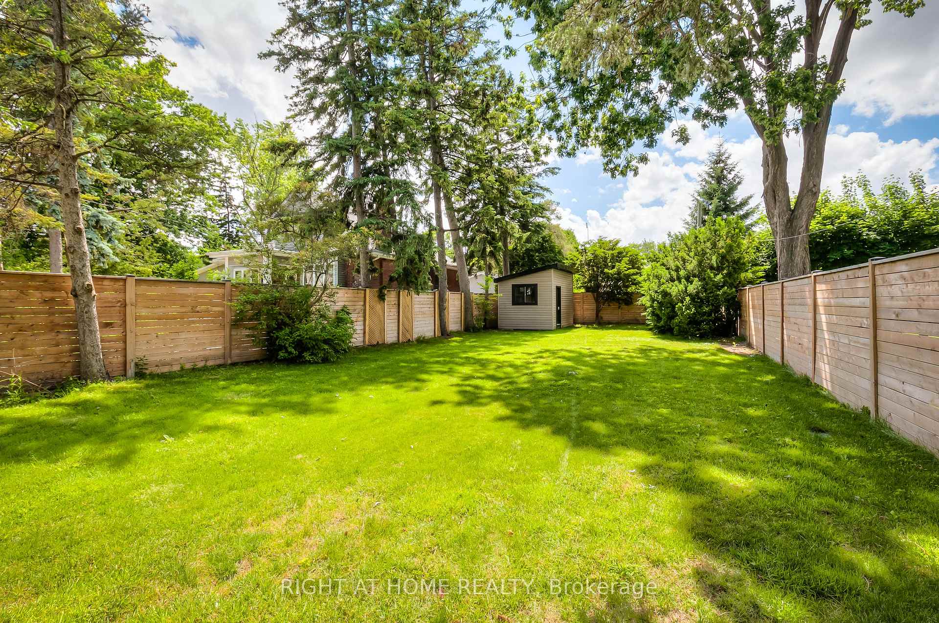 Photo 44 of 124 Shaver Avenue N, Etobicoke, Islington-City Centre West — HOMEH