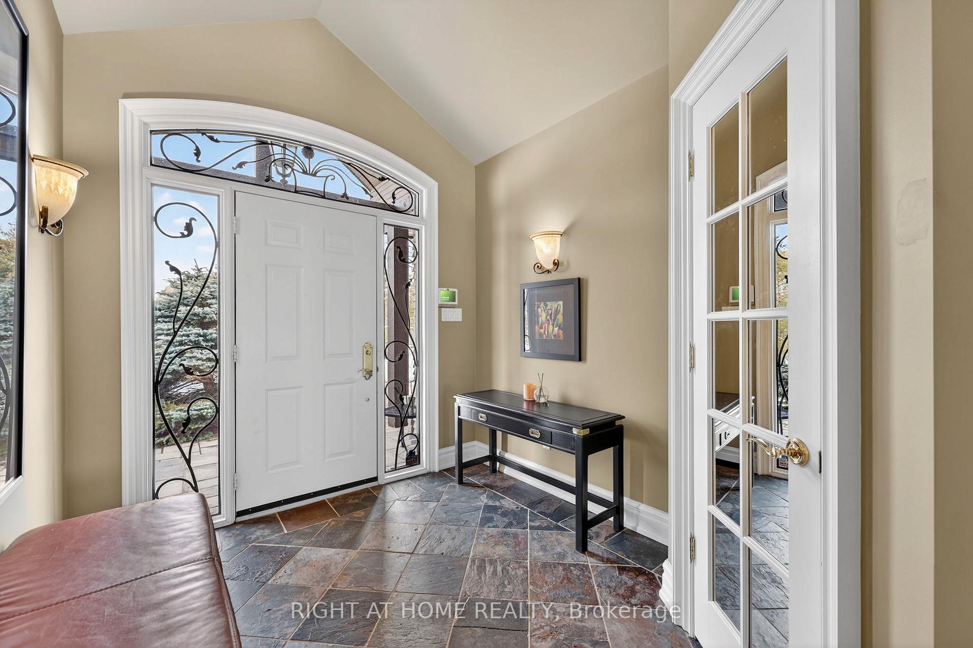 Photo 5 of 13 Alpine Way, Oro-Medonte, Horseshoe Valley — HOMEH