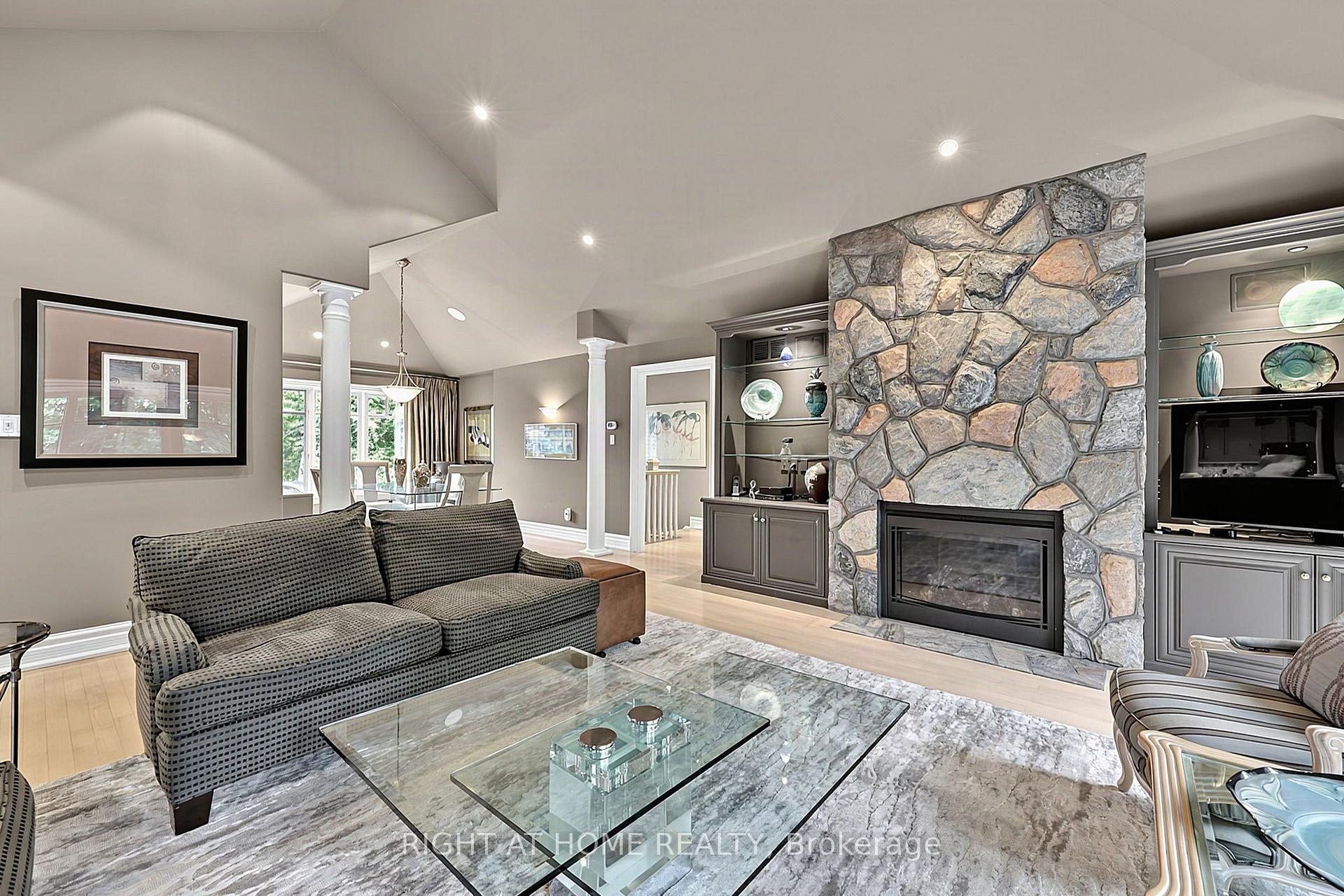 Photo 9 of 13 Alpine Way, Oro-Medonte, Horseshoe Valley — HOMEH