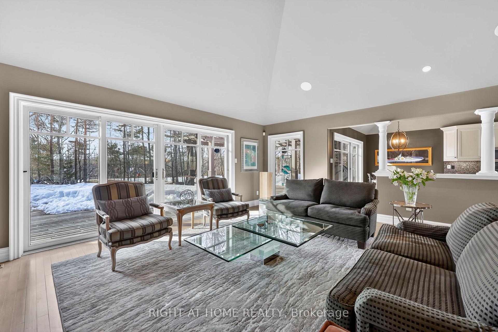 Photo 11 of 13 Alpine Way, Oro-Medonte, Horseshoe Valley — HOMEH