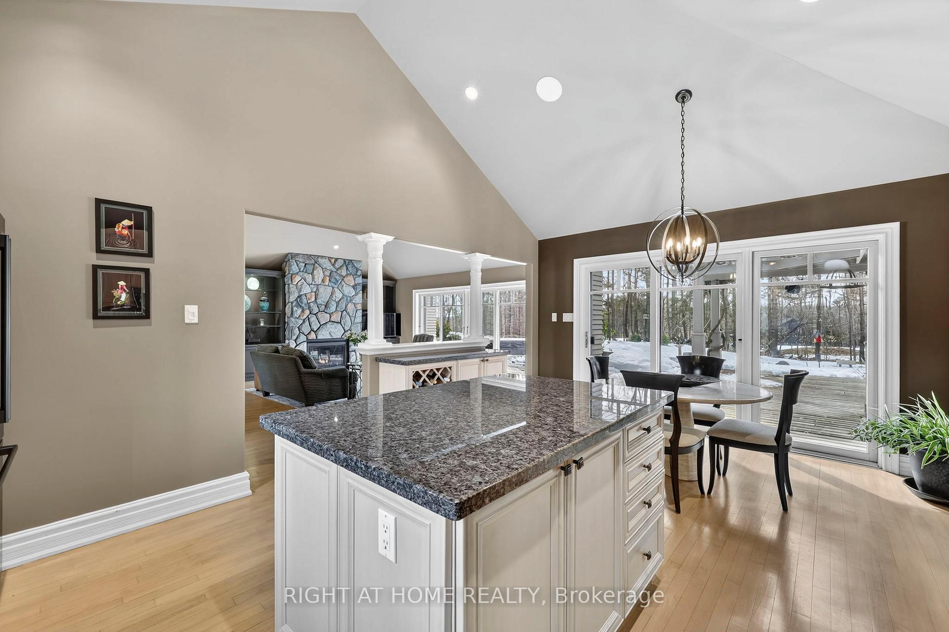 Photo 14 of 13 Alpine Way, Oro-Medonte, Horseshoe Valley — HOMEH