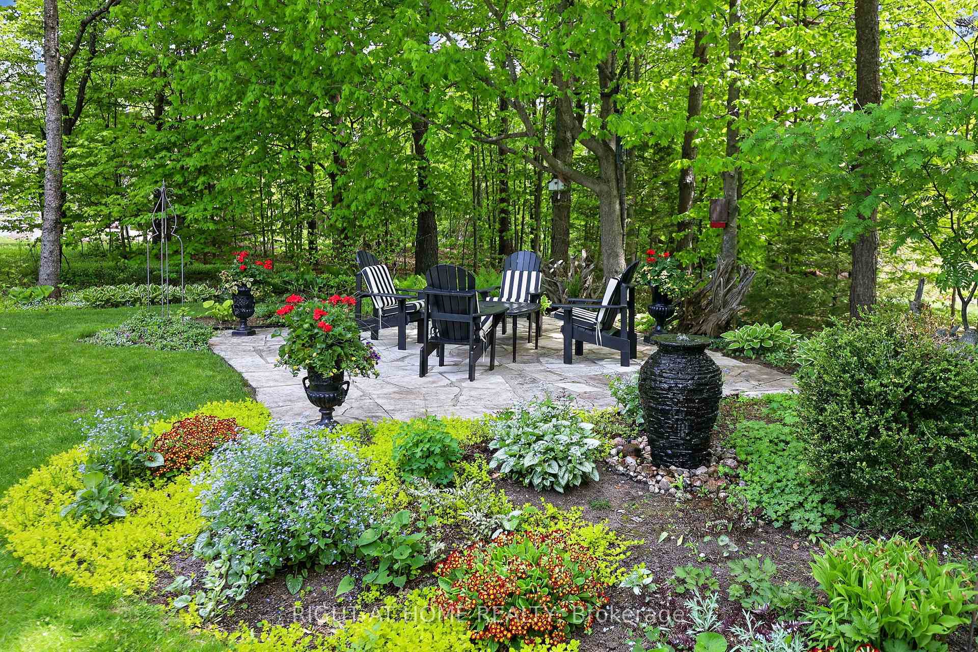 Photo 38 of 13 Alpine Way, Oro-Medonte, Horseshoe Valley — HOMEH