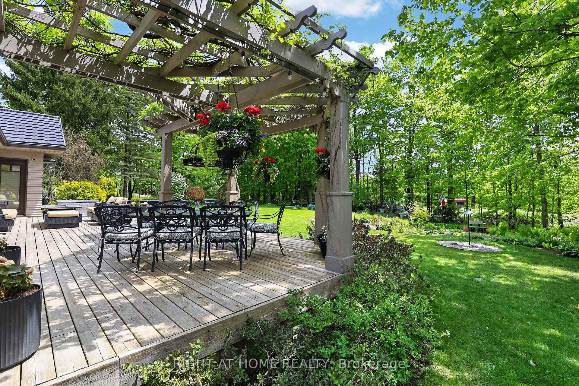 Photo 39 of 13 Alpine Way, Oro-Medonte, Horseshoe Valley — HOMEH