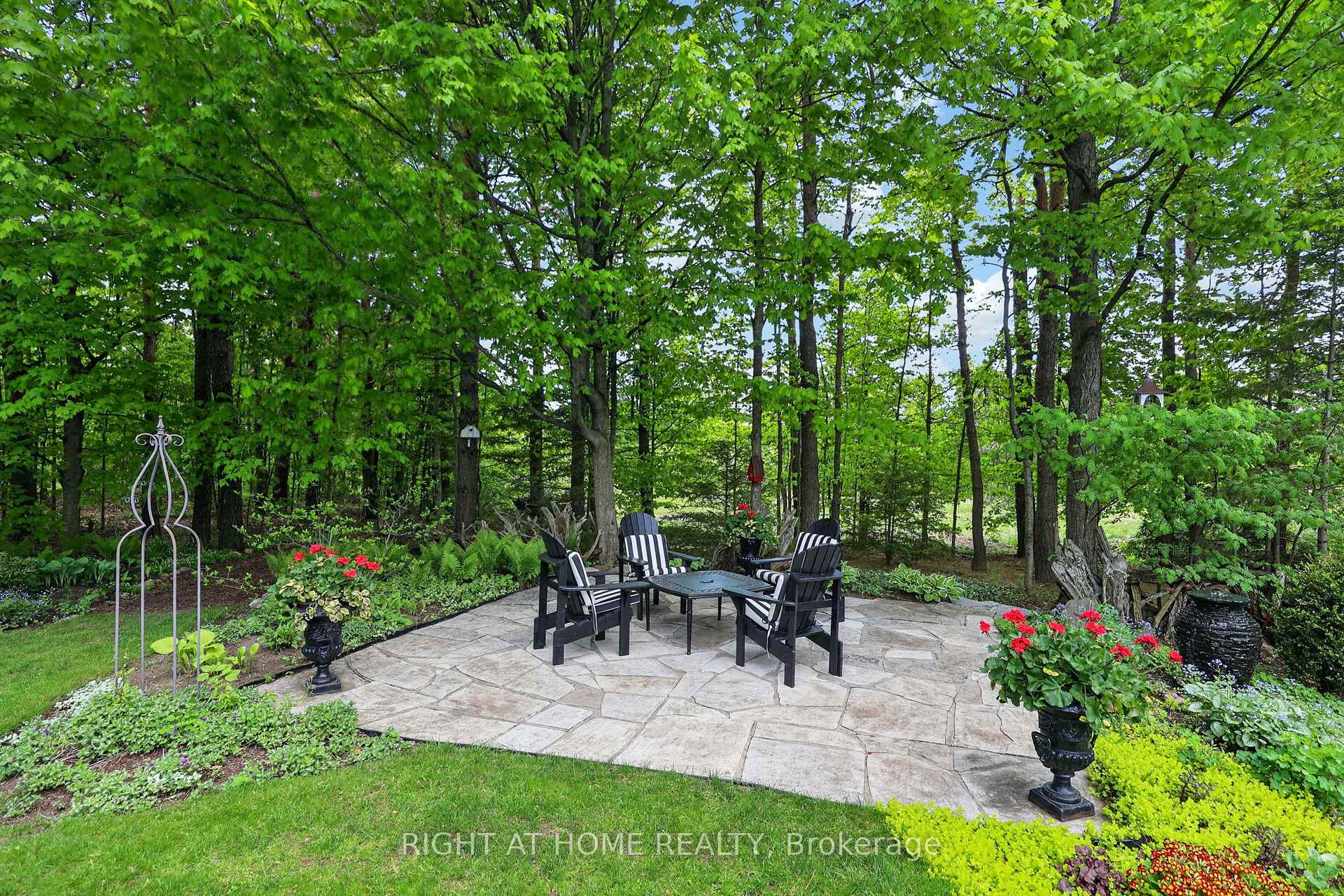Photo 46 of 13 Alpine Way, Oro-Medonte, Horseshoe Valley — HOMEH