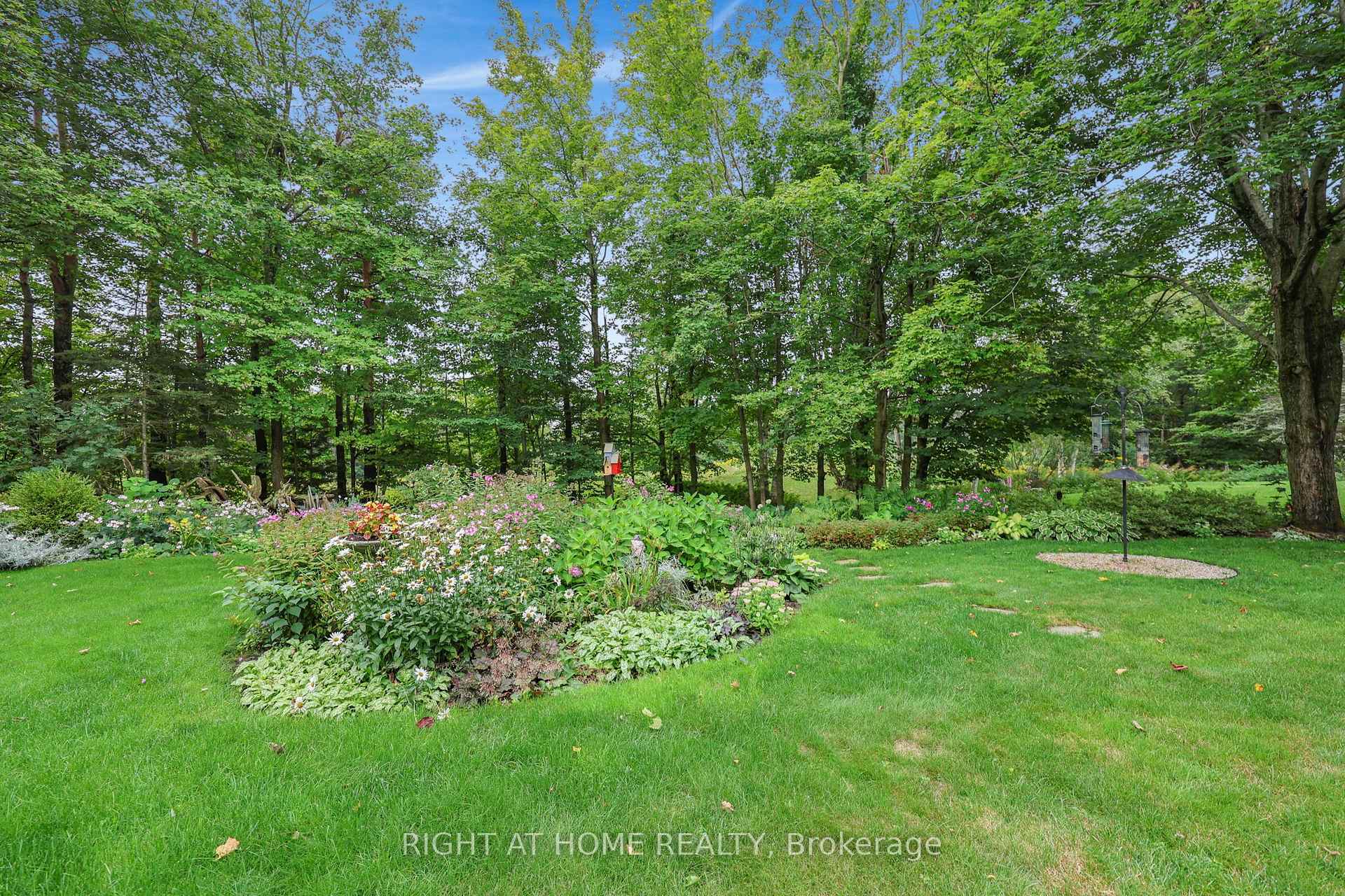 Photo 48 of 13 Alpine Way, Oro-Medonte, Horseshoe Valley — HOMEH