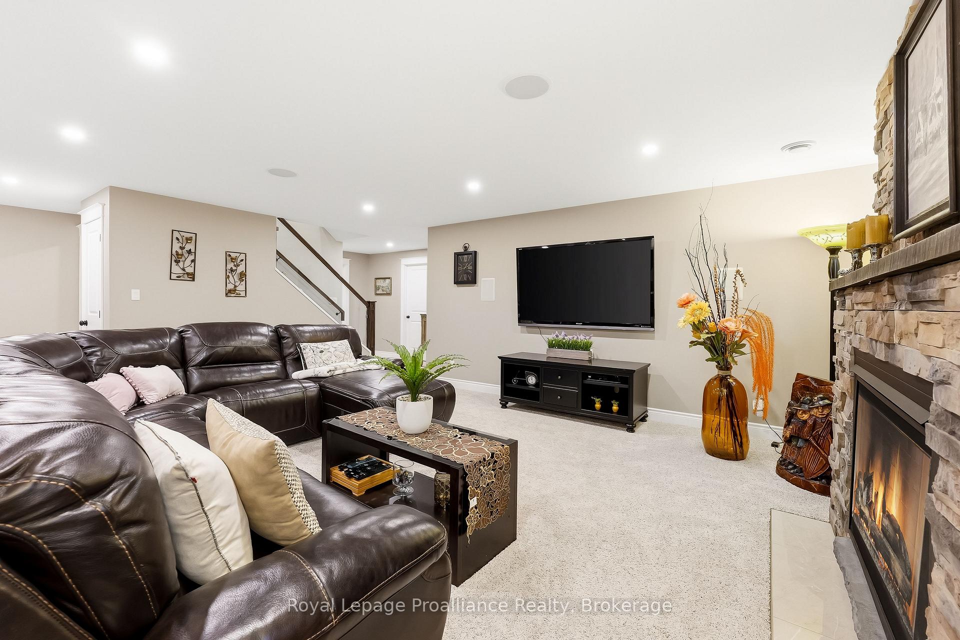Photo 30 of 1 Cardinal Court, Quinte West, Murray Ward — HOMEH
