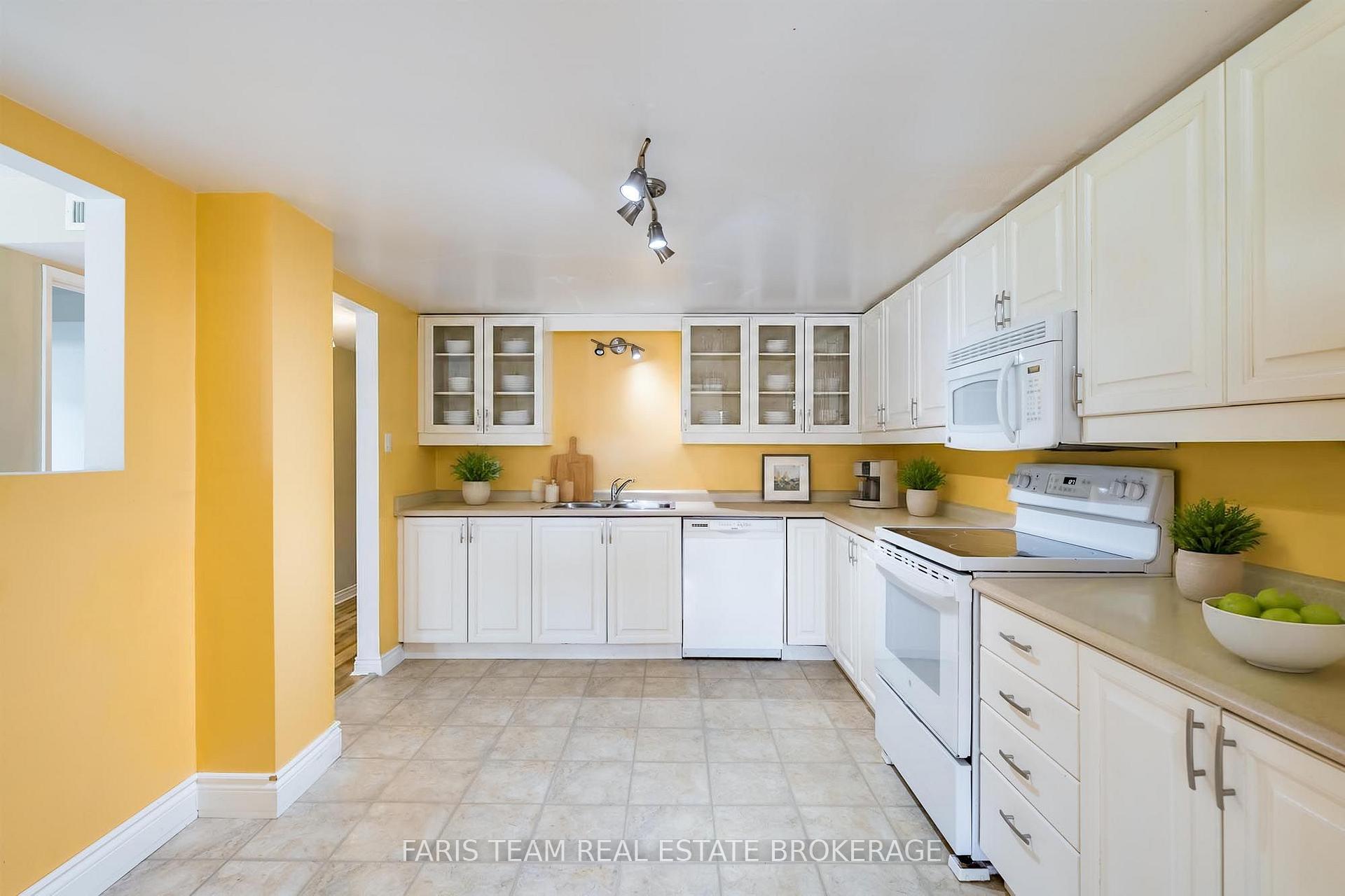 Photo 5 of Unit 202, 95 Matchedash Street N, Orillia — HOMEH