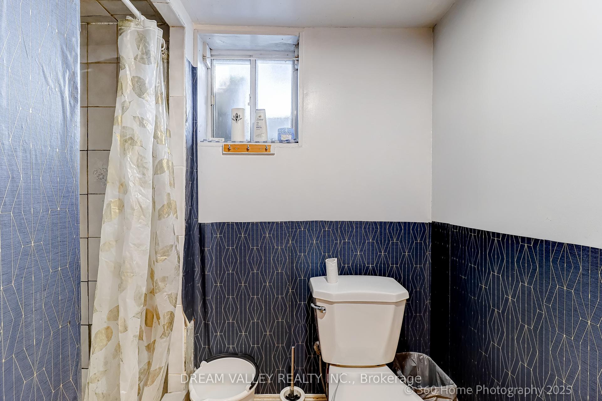 Photo 15 of 96 Laurel Avenue, Scarborough, Kennedy Park — HOMEH