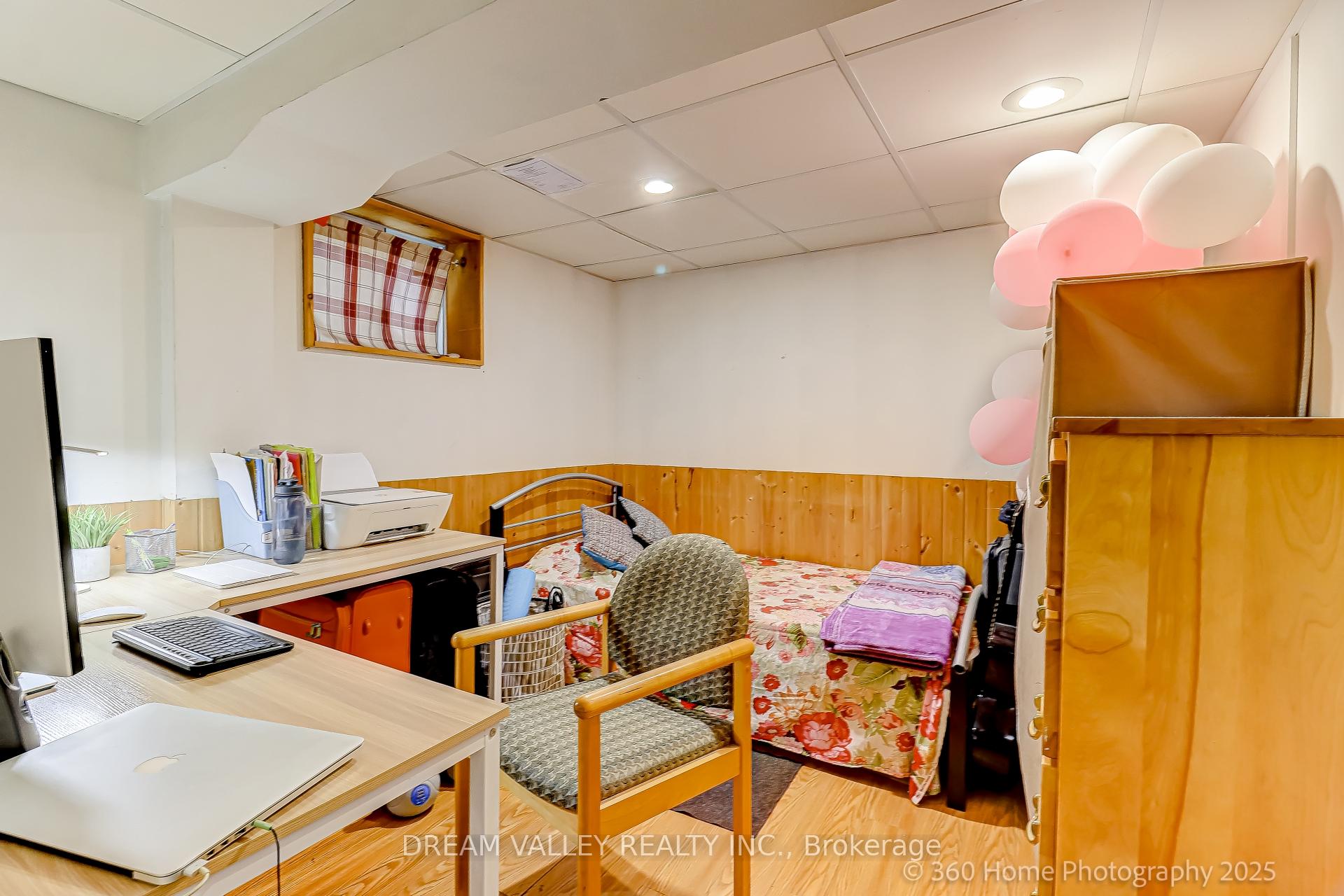 Photo 17 of 96 Laurel Avenue, Scarborough, Kennedy Park — HOMEH