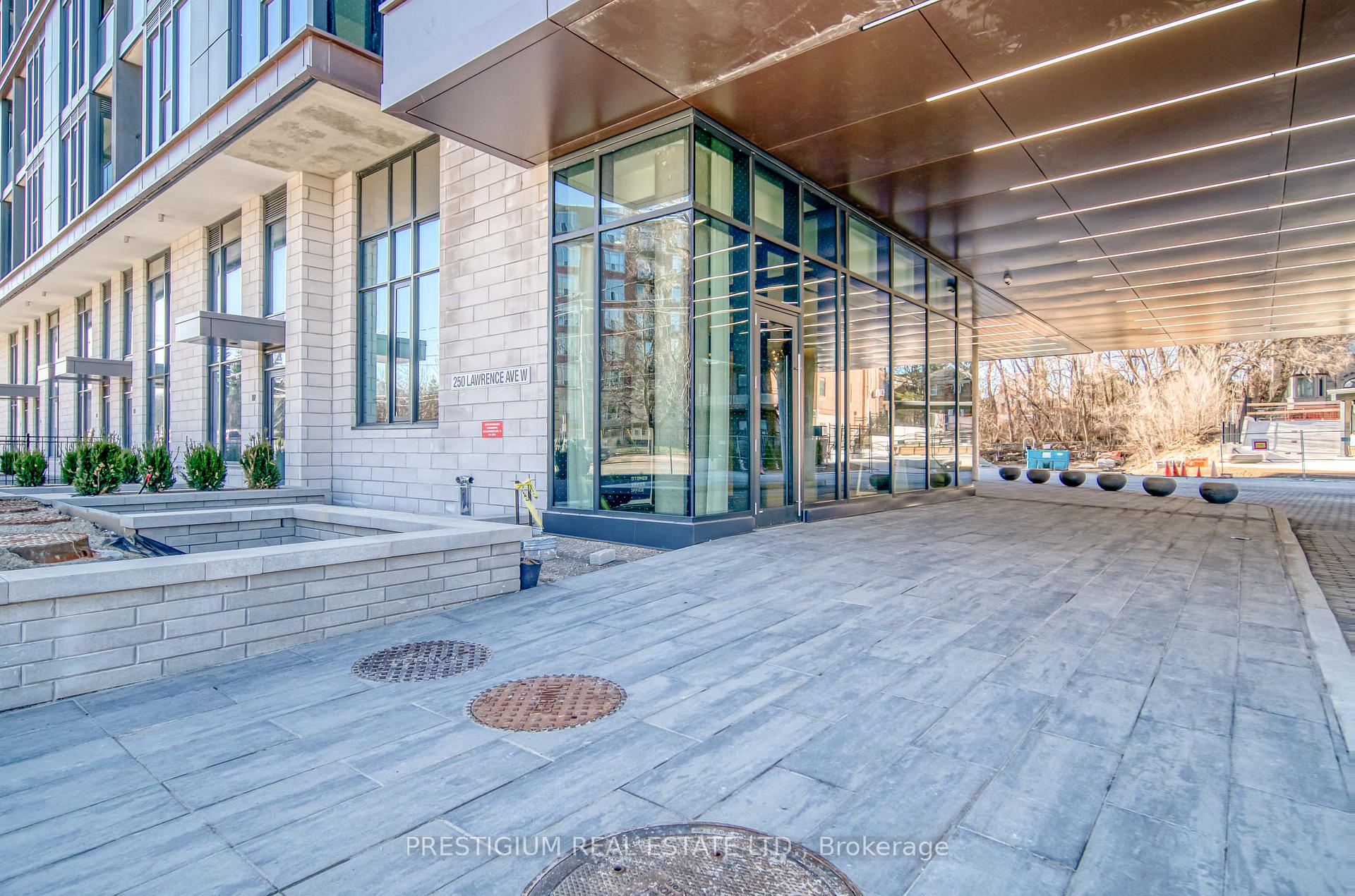 Photo 2 of Unit 213, 250 Lawrence Avenue W, Toronto, Lawrence Park North — HOMEH