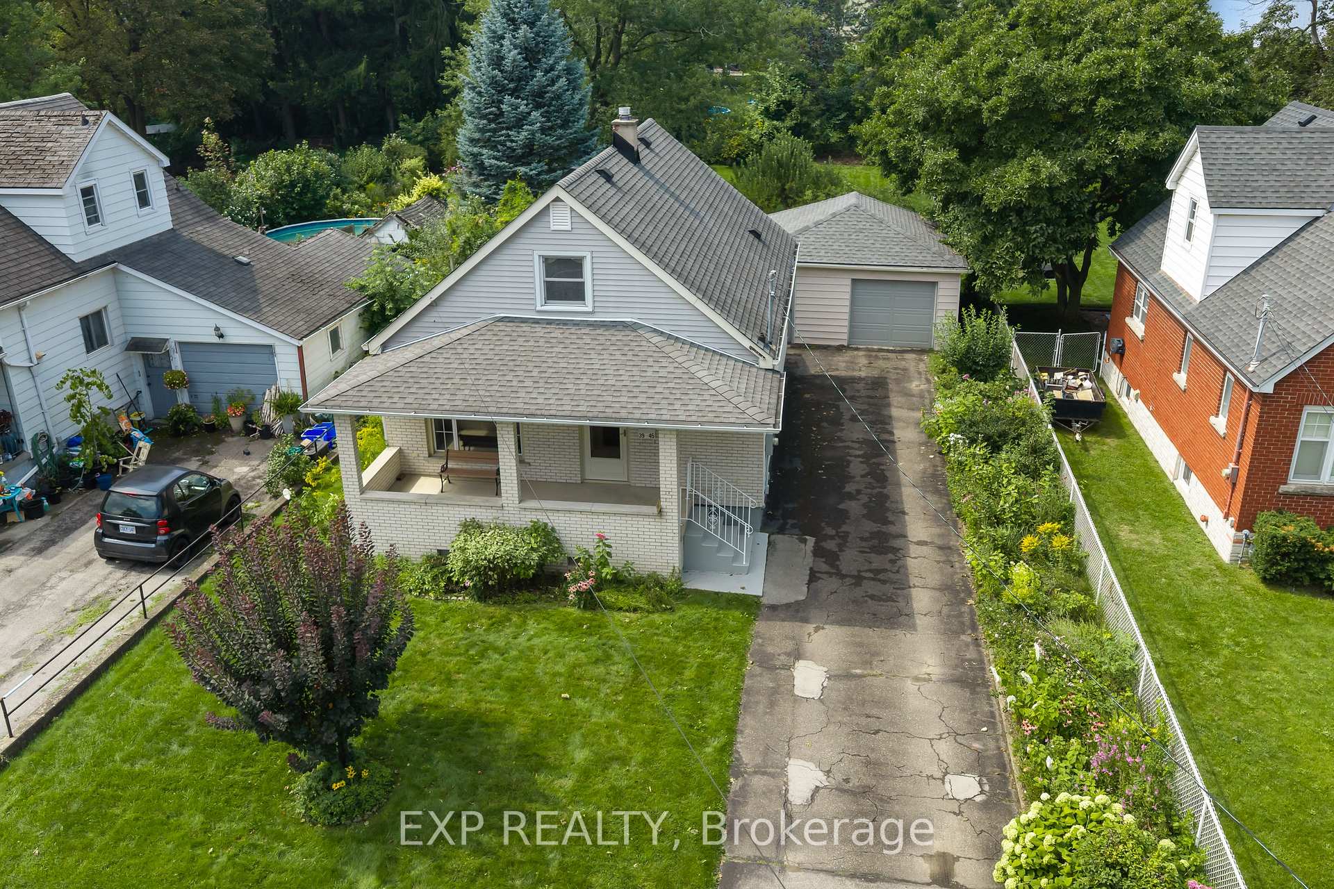 Photo 2 of 3945 St Peter Avenue, Niagara Falls, Stamford — HOMEH