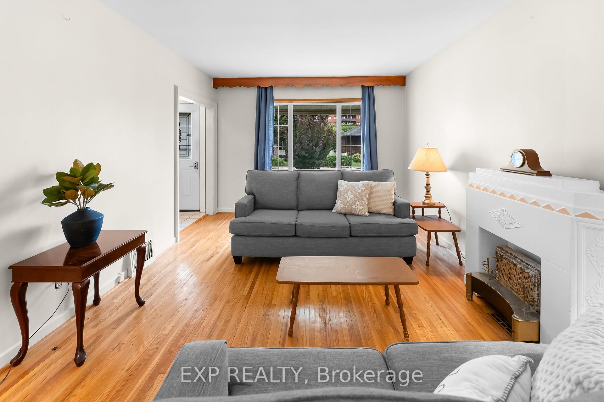 Photo 5 of 3945 St Peter Avenue, Niagara Falls, Stamford — HOMEH