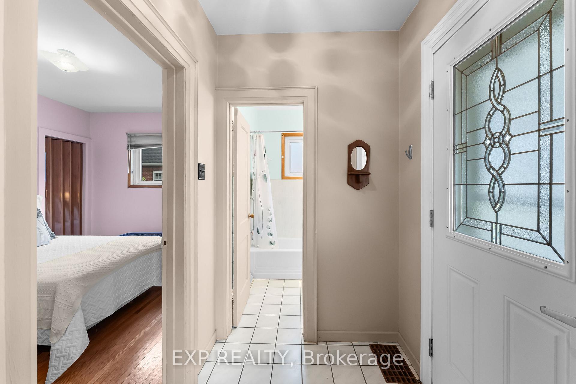 Photo 6 of 3945 St Peter Avenue, Niagara Falls, Stamford — HOMEH