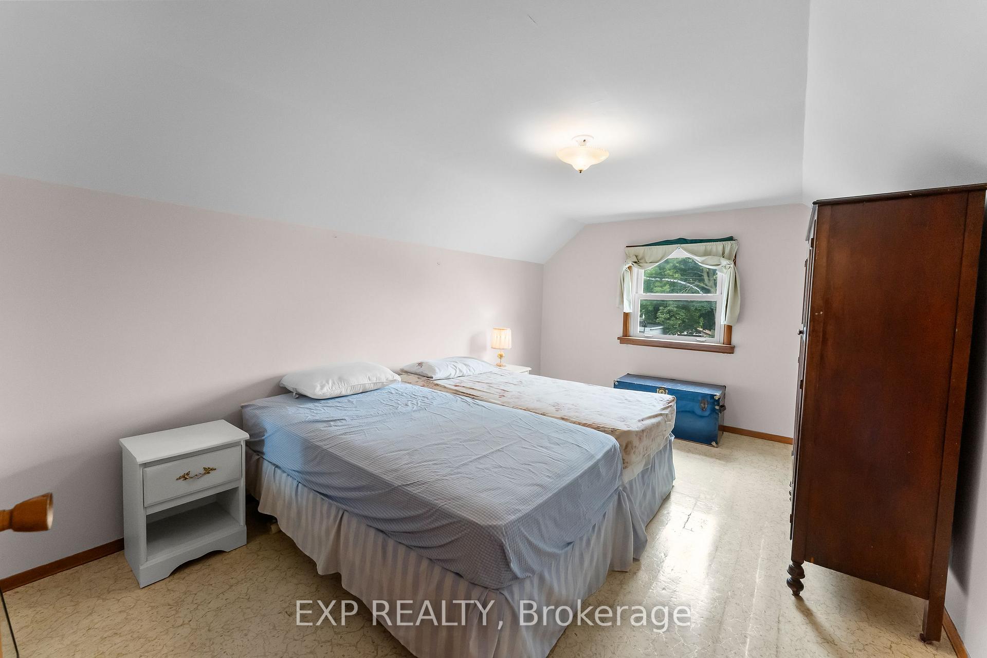 Photo 16 of 3945 St Peter Avenue, Niagara Falls, Stamford — HOMEH