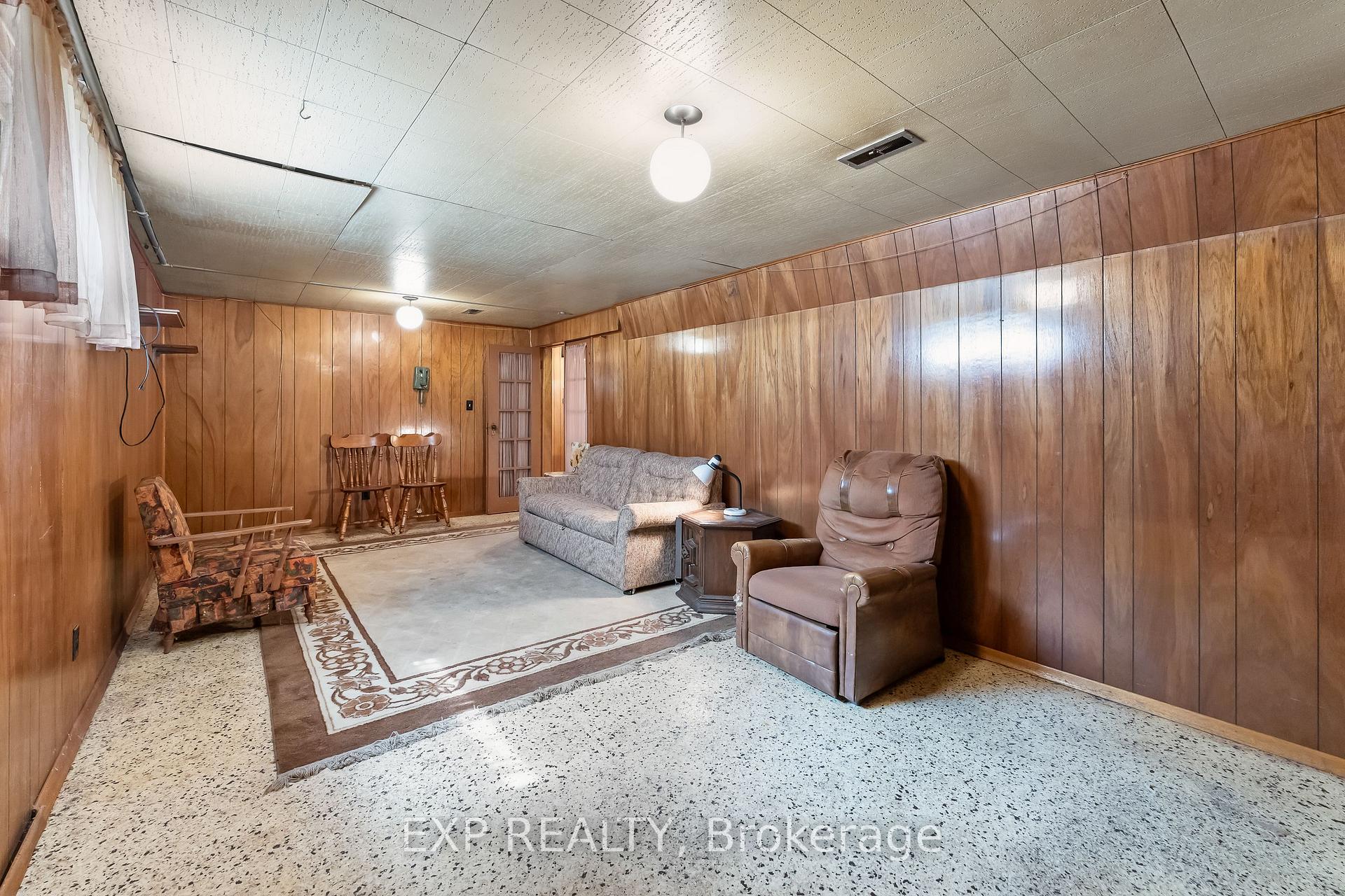 Photo 24 of 3945 St Peter Avenue, Niagara Falls, Stamford — HOMEH