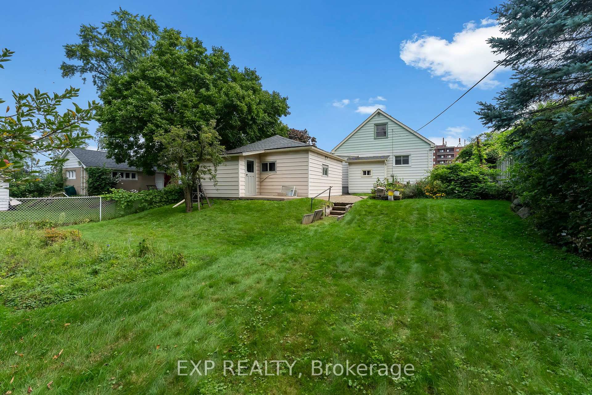 Photo 32 of 3945 St Peter Avenue, Niagara Falls, Stamford — HOMEH