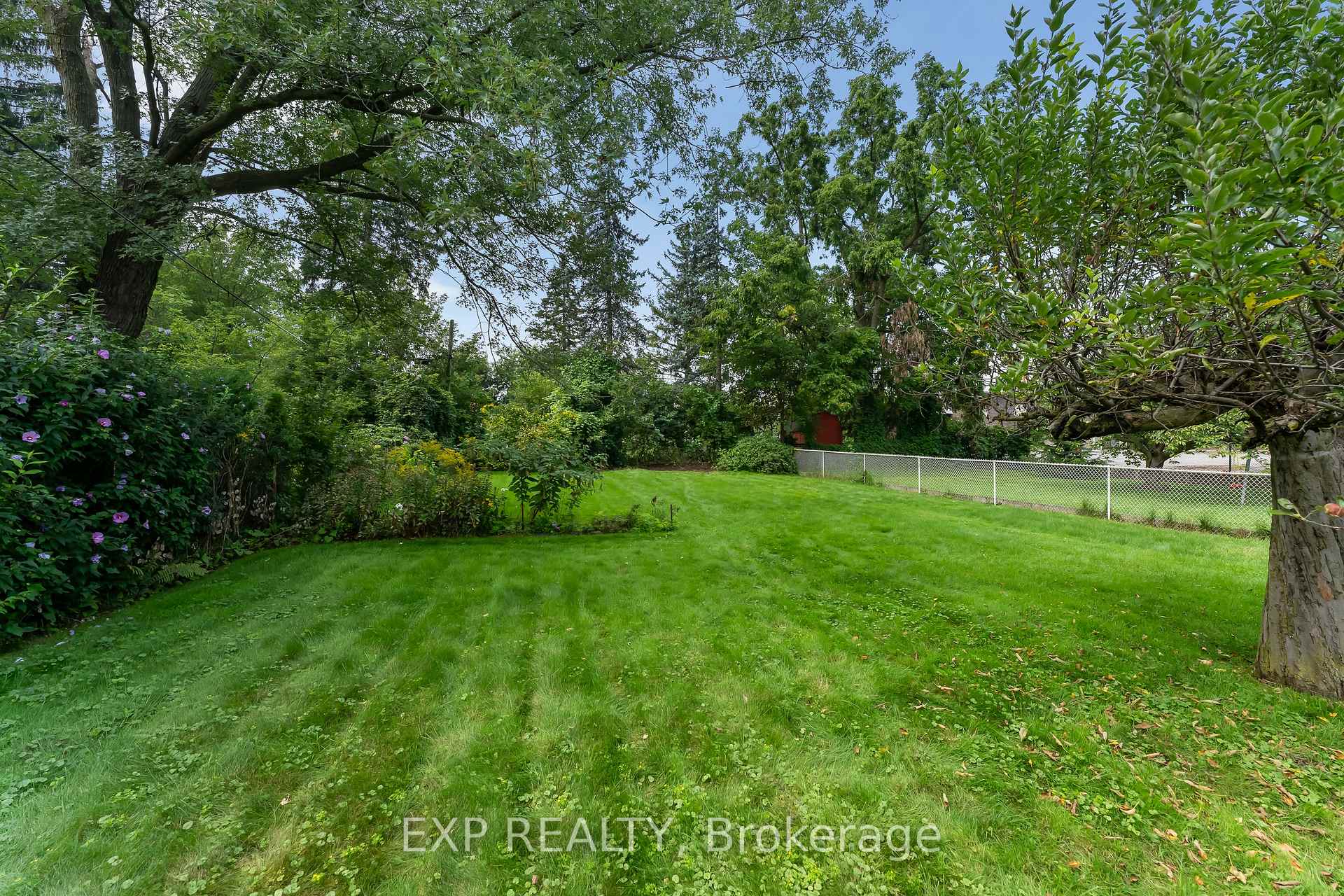 Photo 35 of 3945 St Peter Avenue, Niagara Falls, Stamford — HOMEH