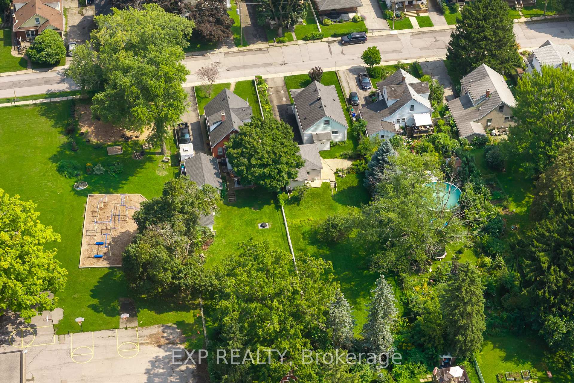 Photo 40 of 3945 St Peter Avenue, Niagara Falls, Stamford — HOMEH