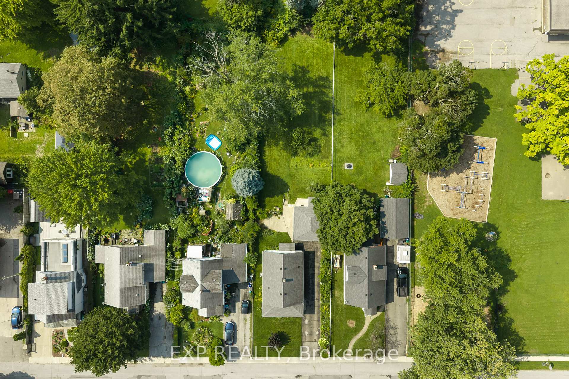 Photo 41 of 3945 St Peter Avenue, Niagara Falls, Stamford — HOMEH