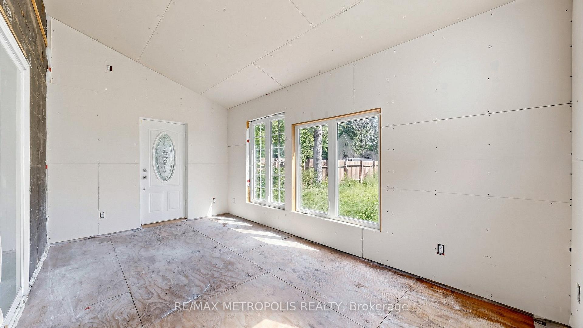Photo 6 of 1051 Goshen Road, Innisfil, Alcona — HOMEH