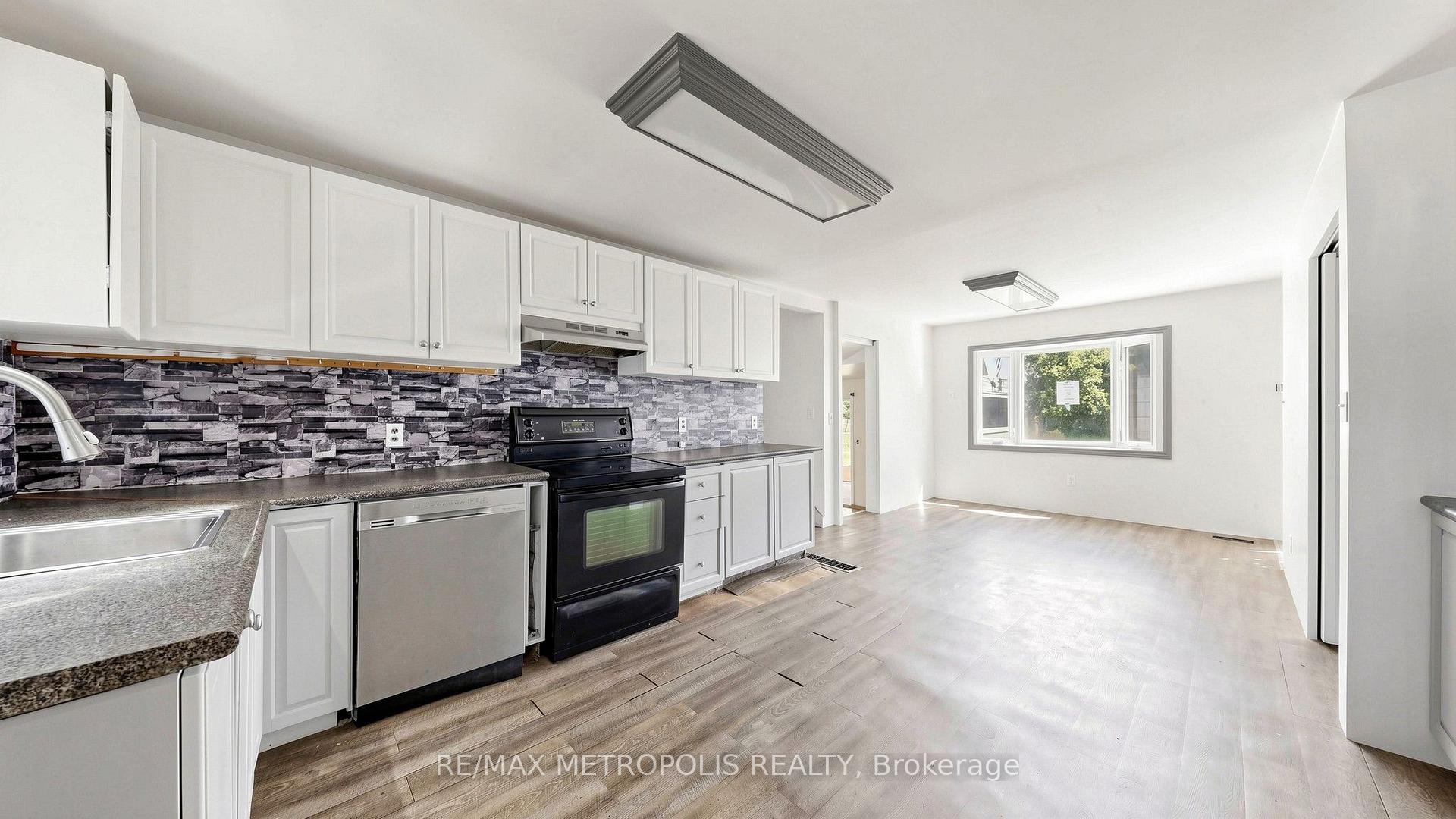 Photo 10 of 1051 Goshen Road, Innisfil, Alcona — HOMEH