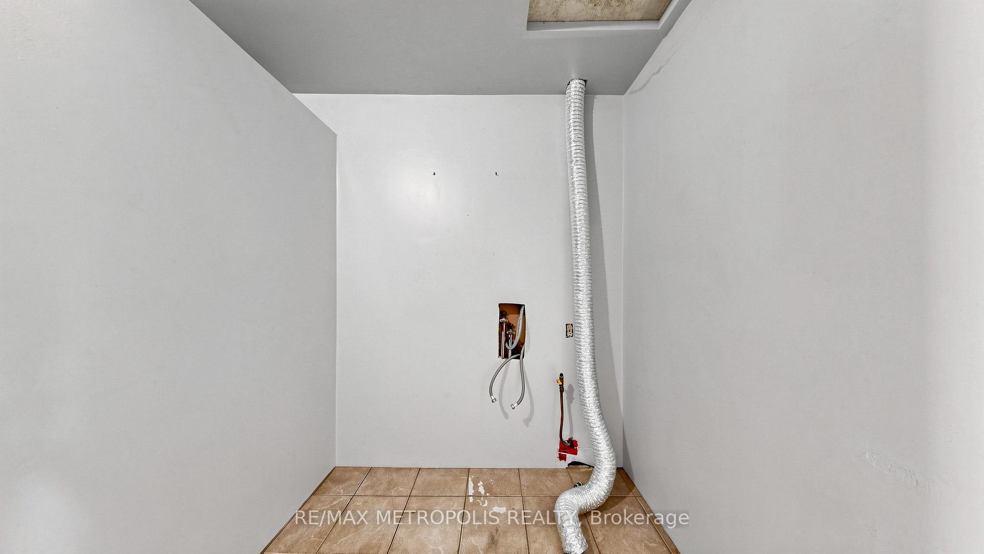 Photo 12 of 1051 Goshen Road, Innisfil, Alcona — HOMEH