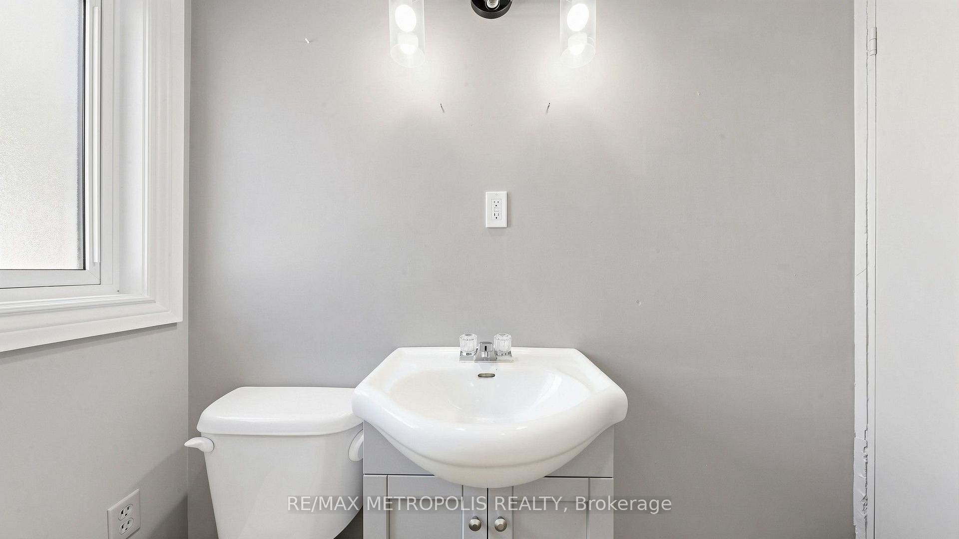 Photo 18 of 1051 Goshen Road, Innisfil, Alcona — HOMEH