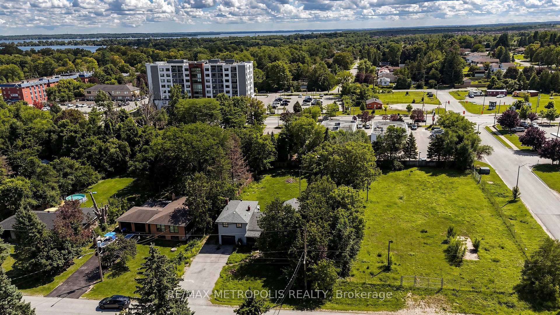 Photo 37 of 1051 Goshen Road, Innisfil, Alcona — HOMEH