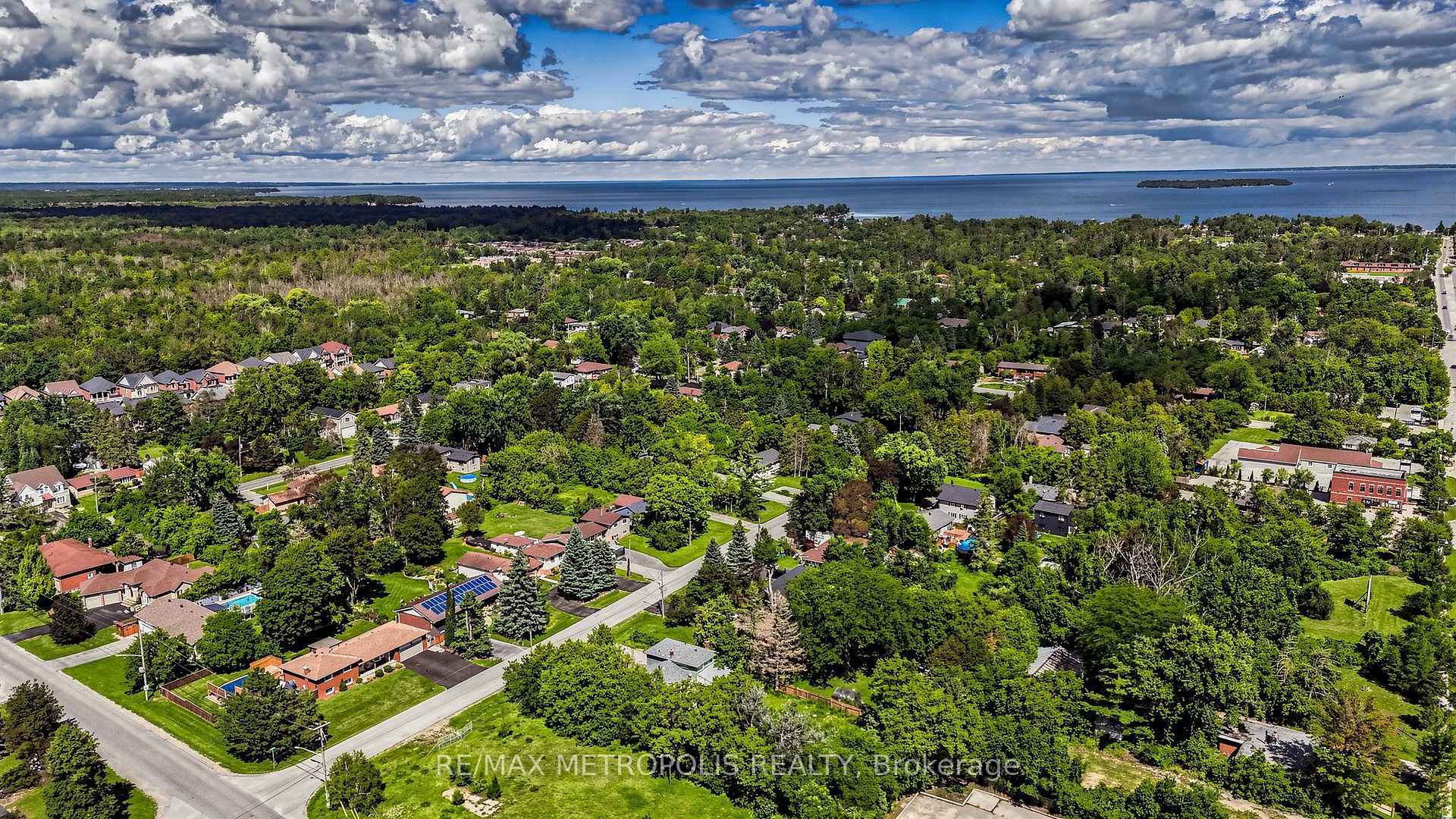 Photo 39 of 1051 Goshen Road, Innisfil, Alcona — HOMEH