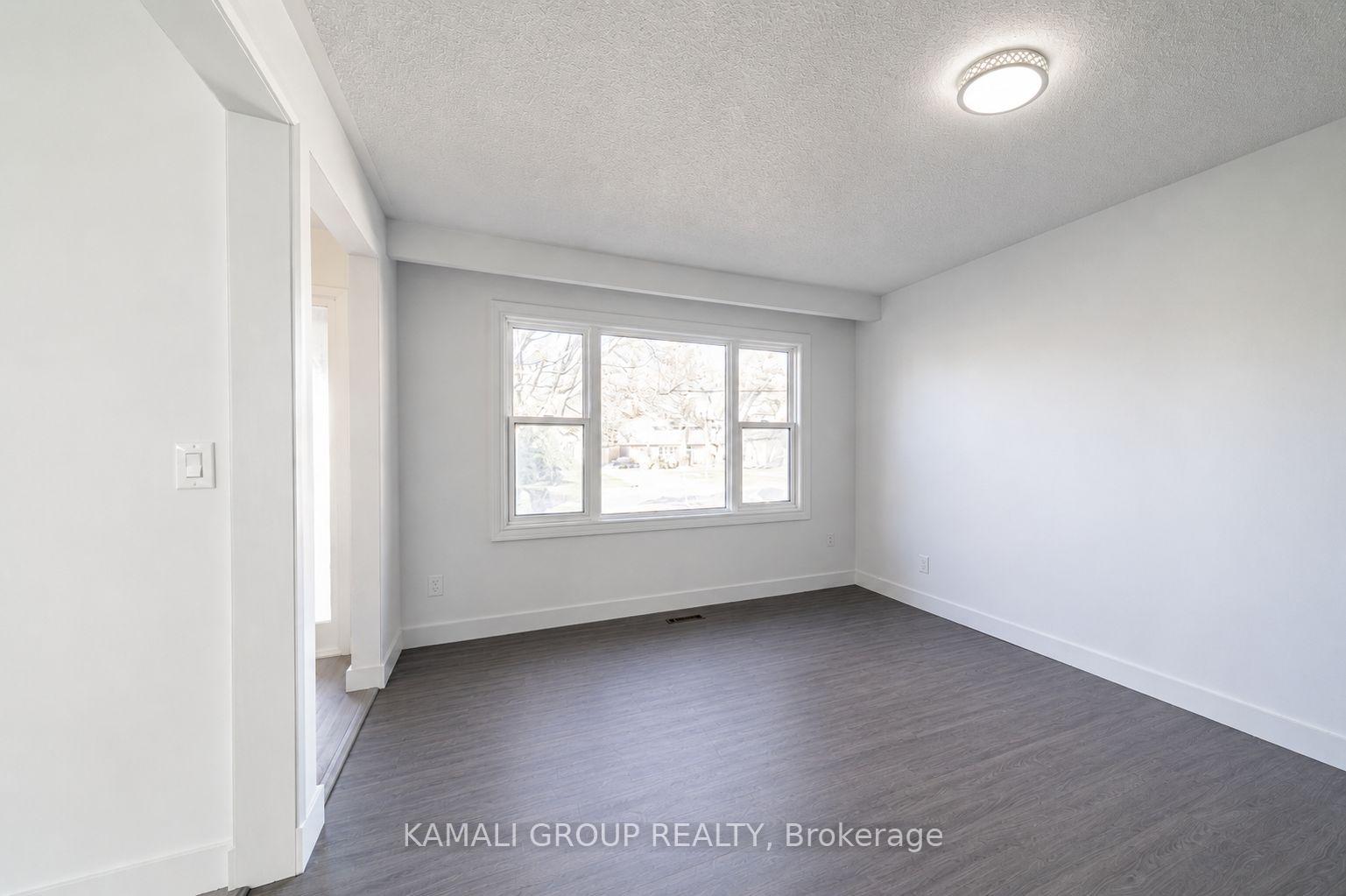 Photo 4 of Unit MAIN, 629 Gibb Street, Oshawa, Vanier — HOMEH