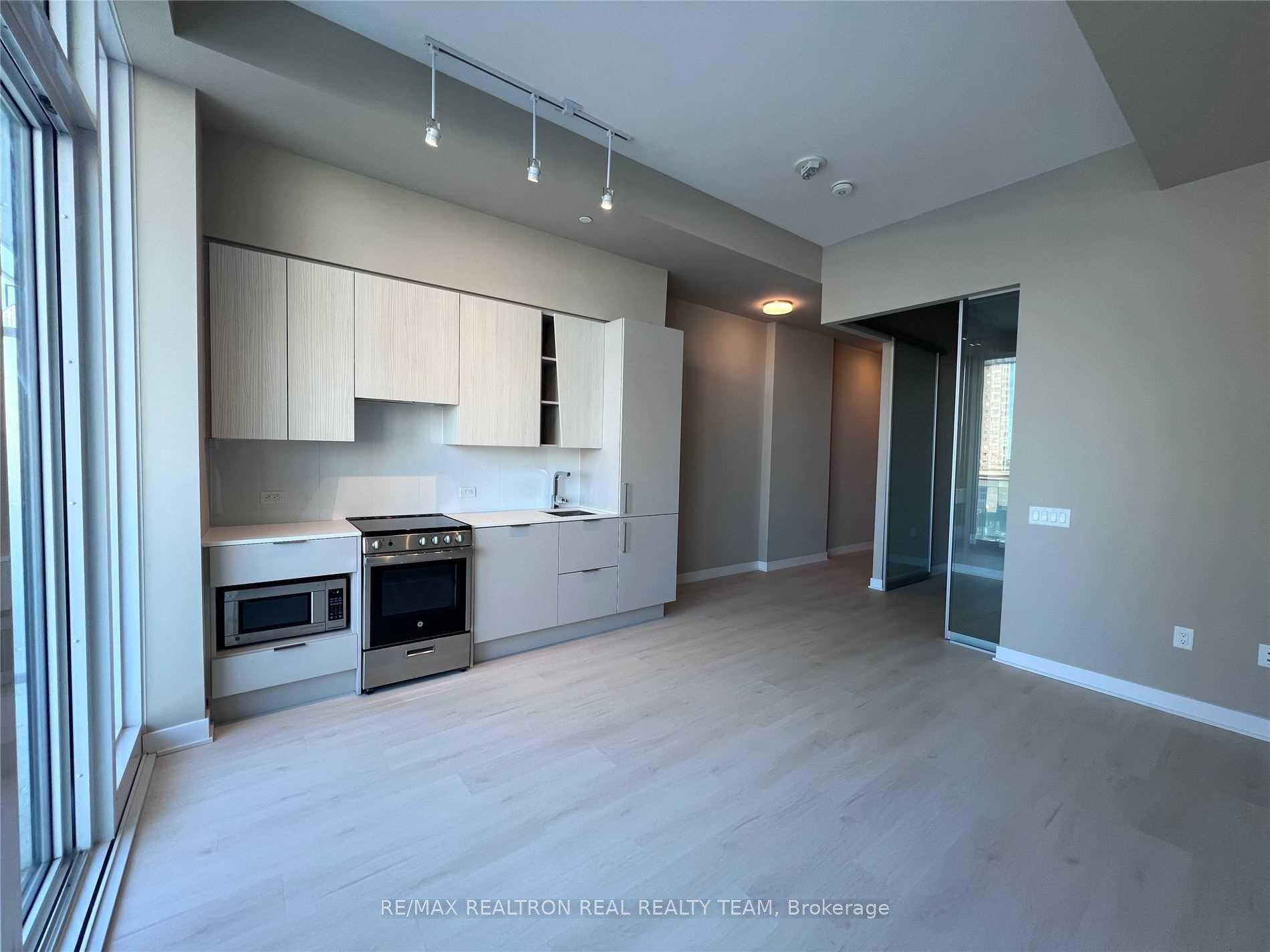 Photo 7 of Unit 316, 3900 Confederation Parkway, Mississauga, City Centre — HOMEH