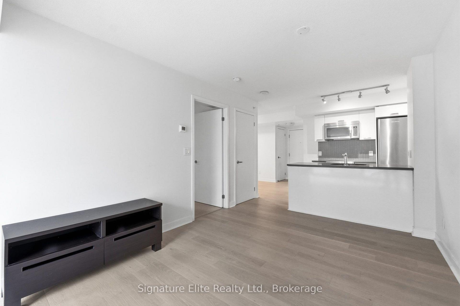 Photo 6 of Unit 1708, 295 Adelaide Street W, Toronto, Waterfront Communities — HOMEH